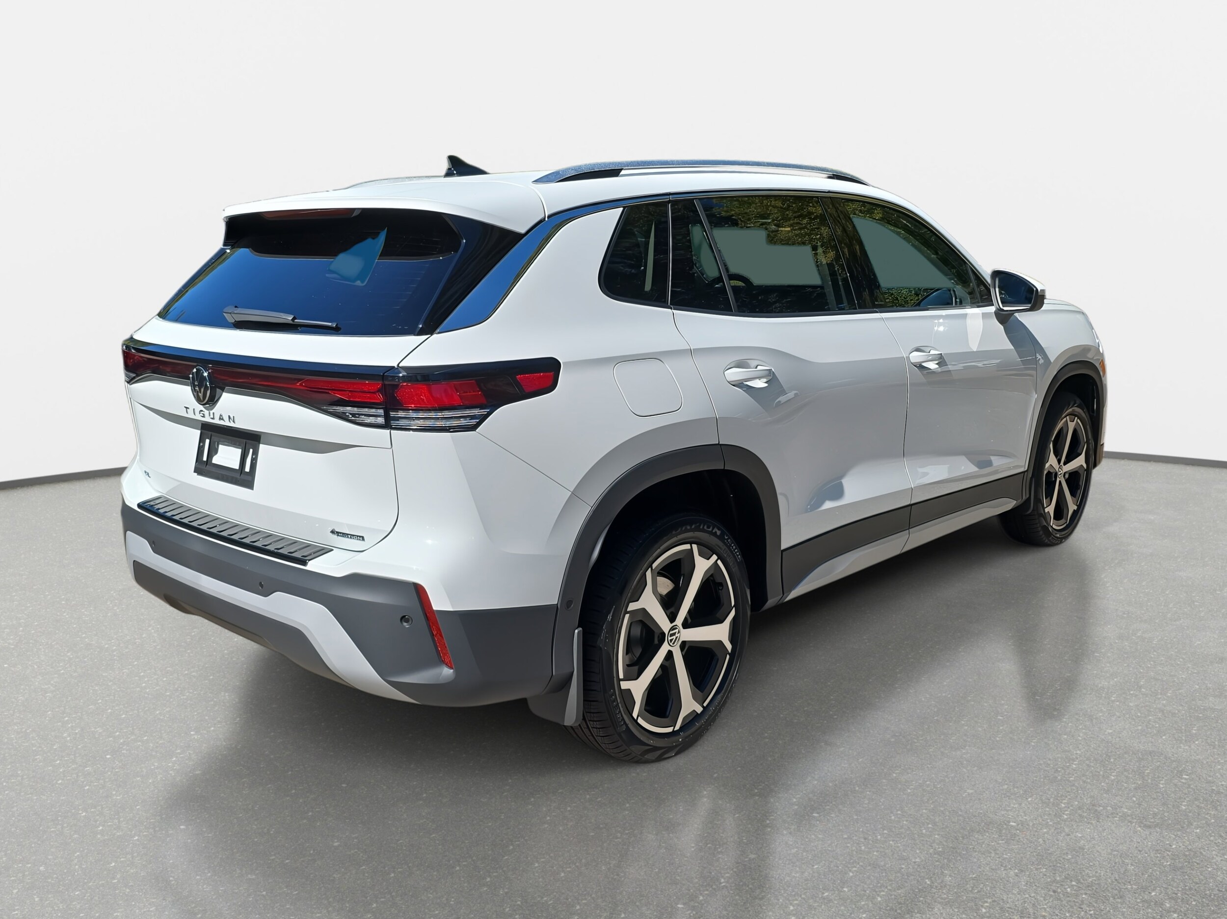 2025 Volkswagen Tiguan SE photo 3