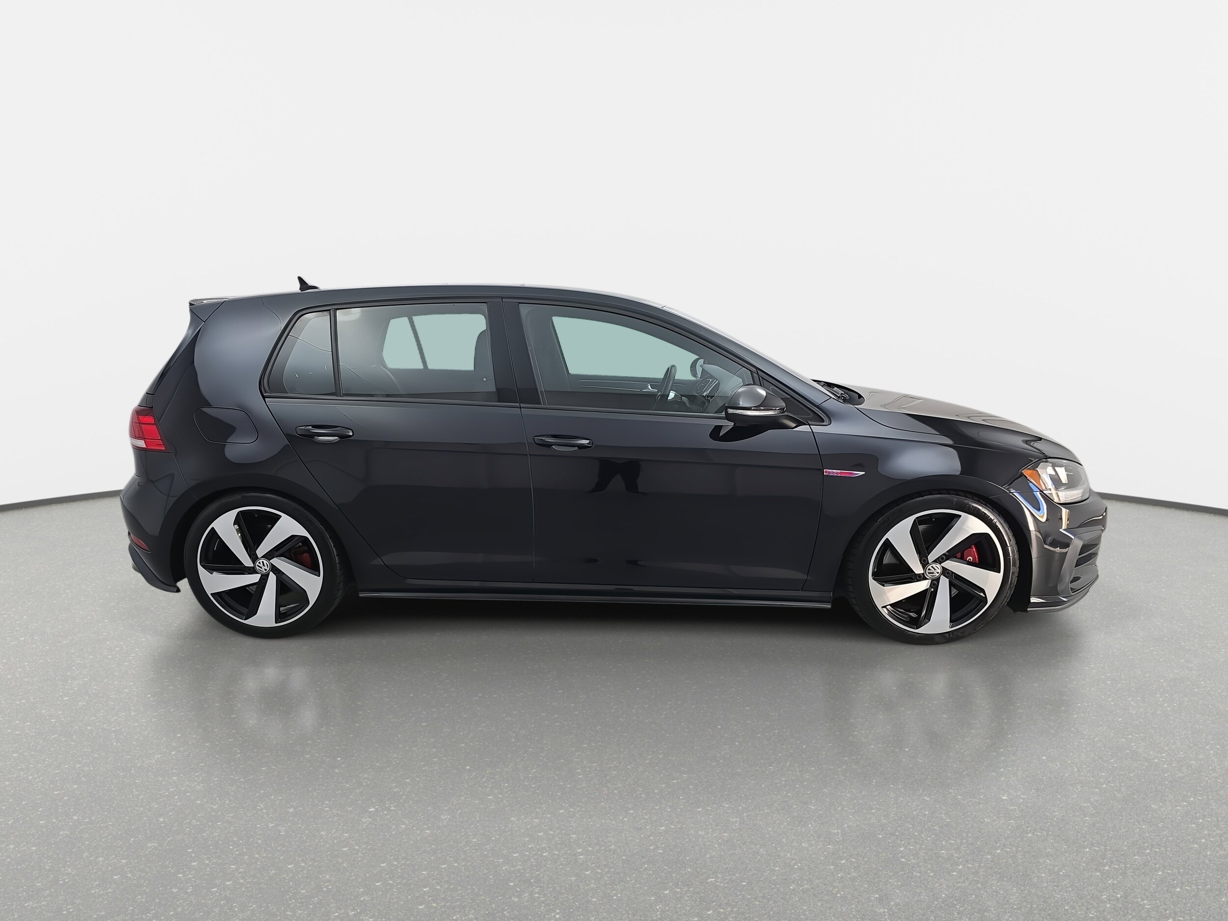 2021 Volkswagen Golf GTI S photo 2