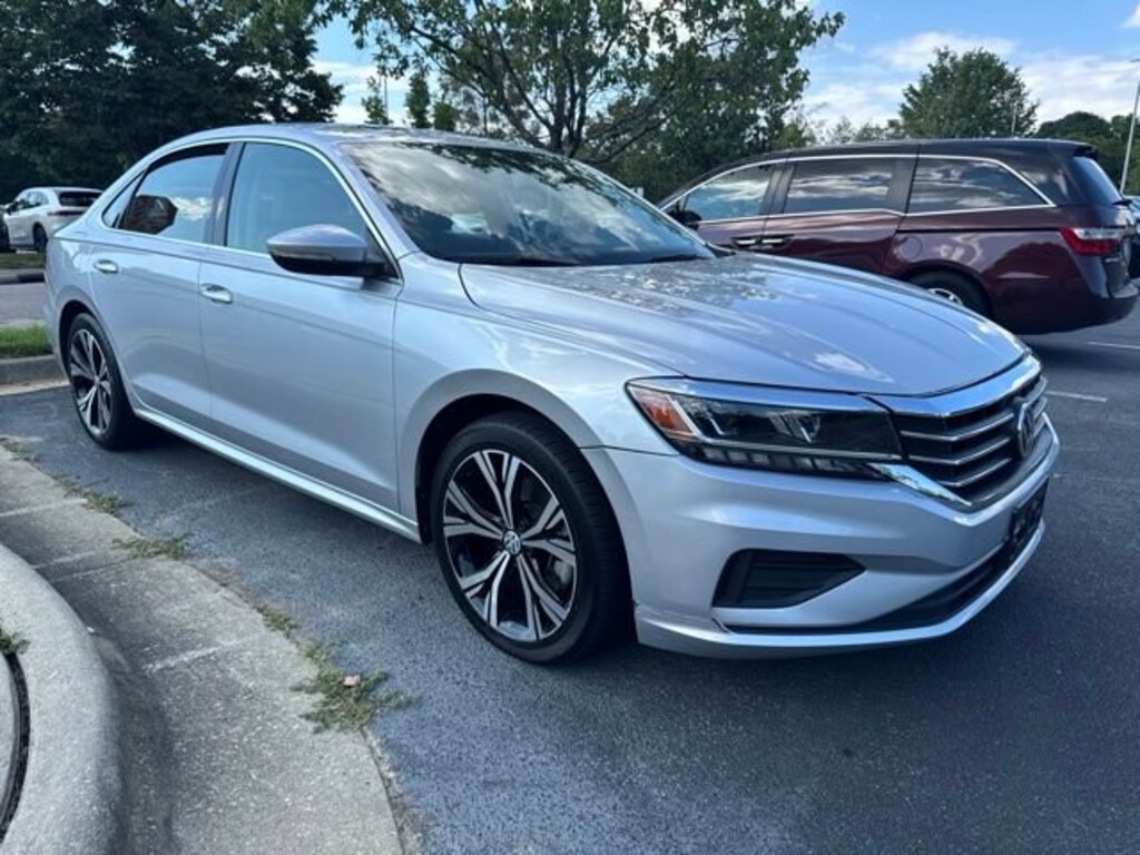 Used 2021 Volkswagen Passat 2.0T SE Sedan