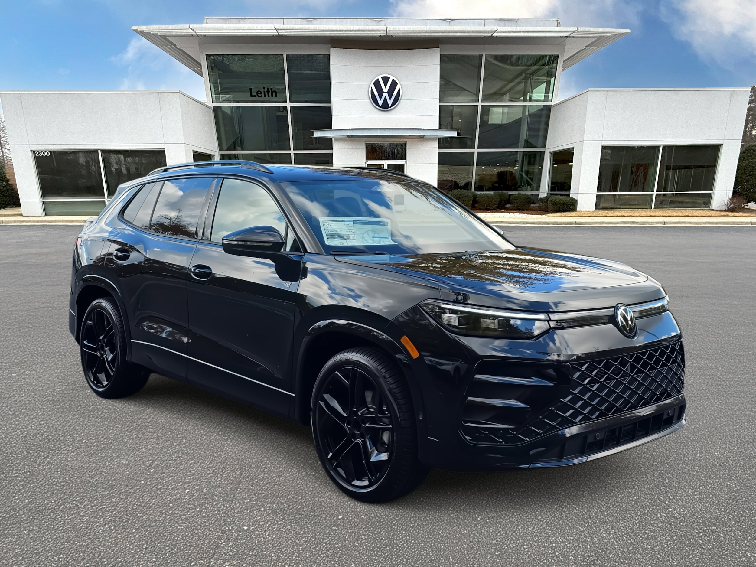 2026 Volkswagen Tiguan SE R-LINE BLACK's photo