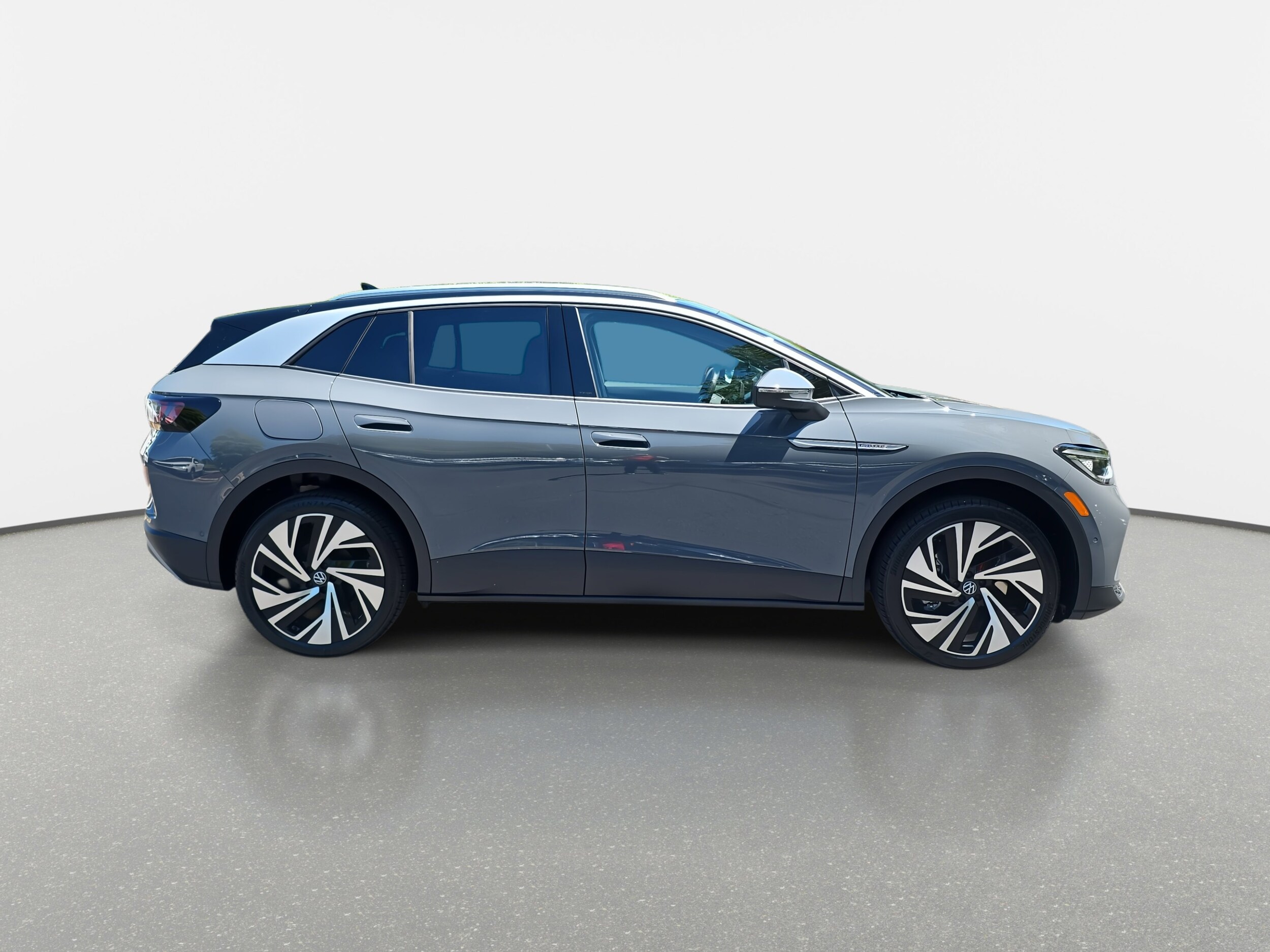 2025 Volkswagen ID.4 Pro Plus photo 2