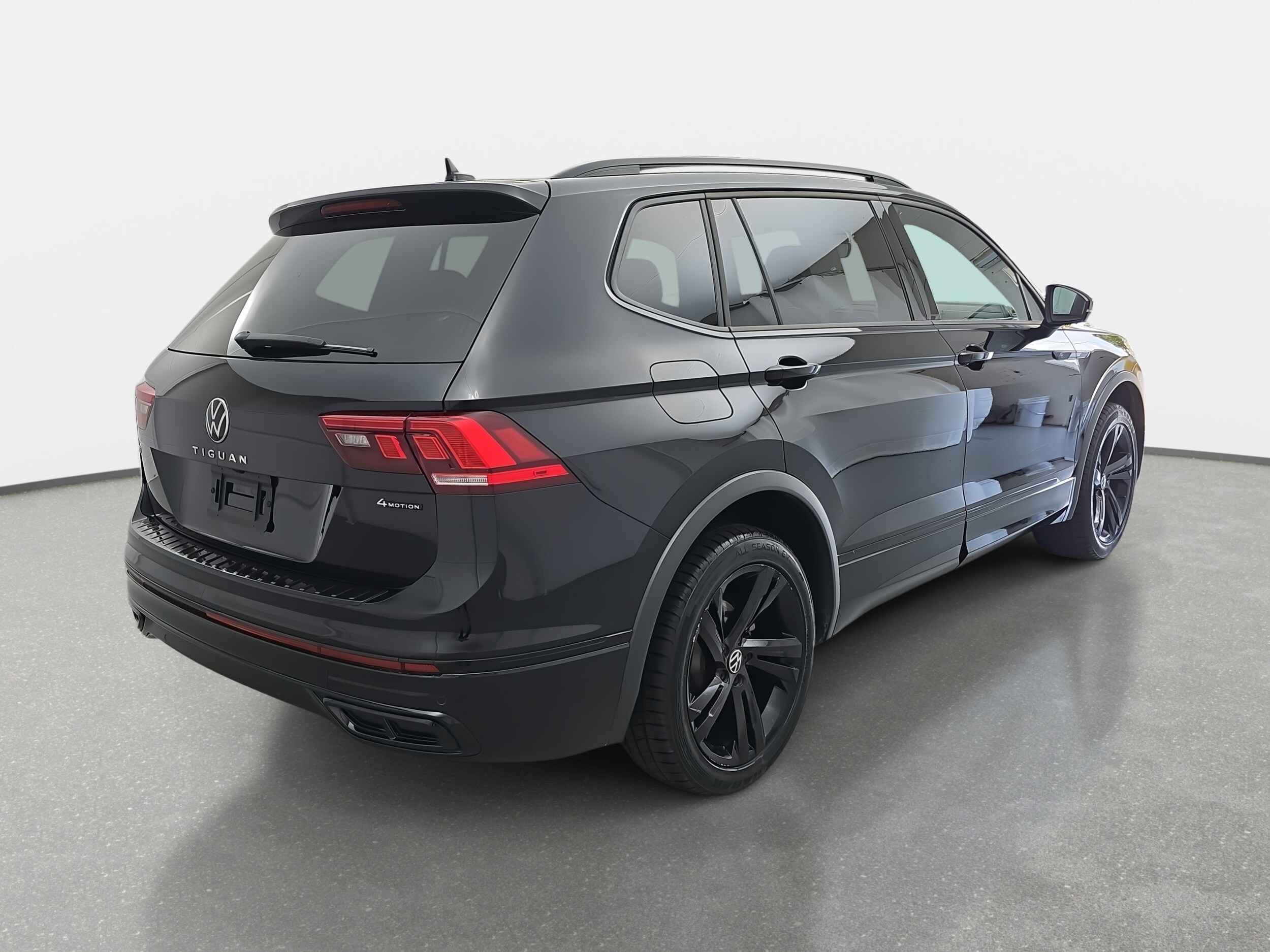 2024 Volkswagen Tiguan SE R-Line Black photo 3