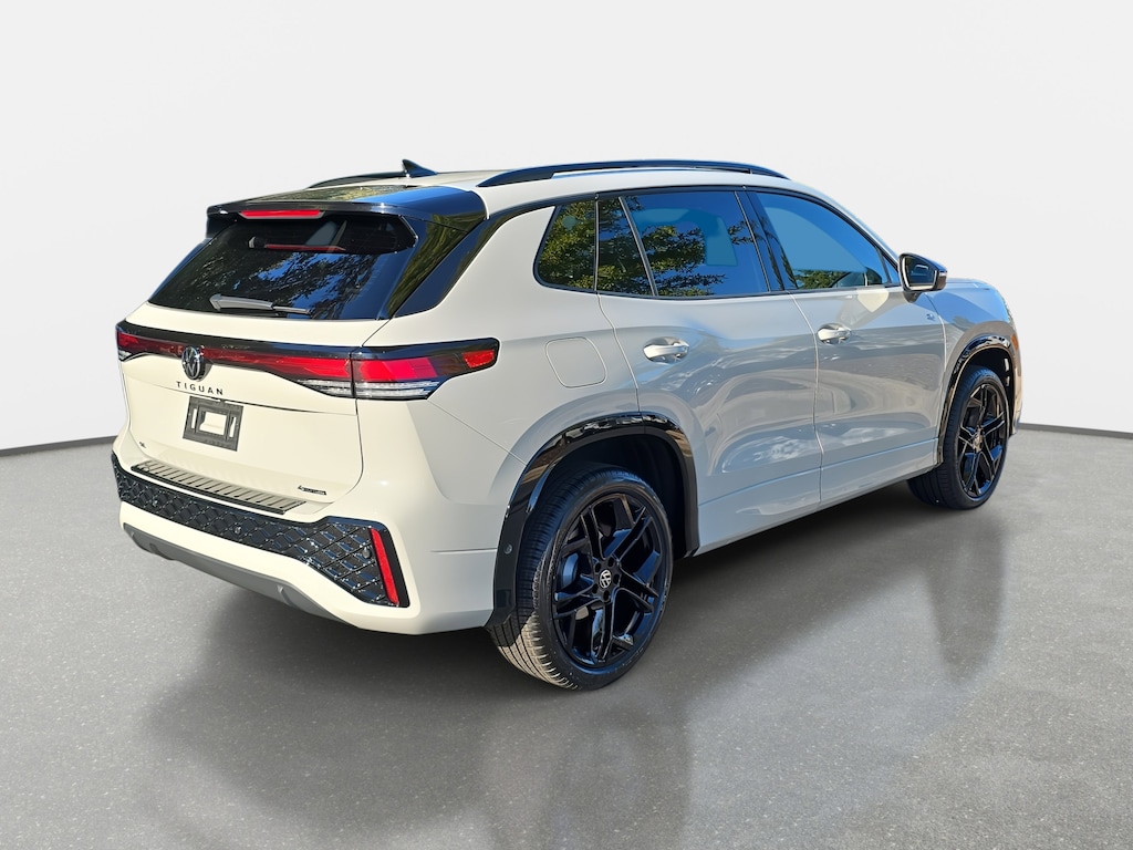 New 2025 Volkswagen Tiguan 2.0T SE R-Line Black SUV