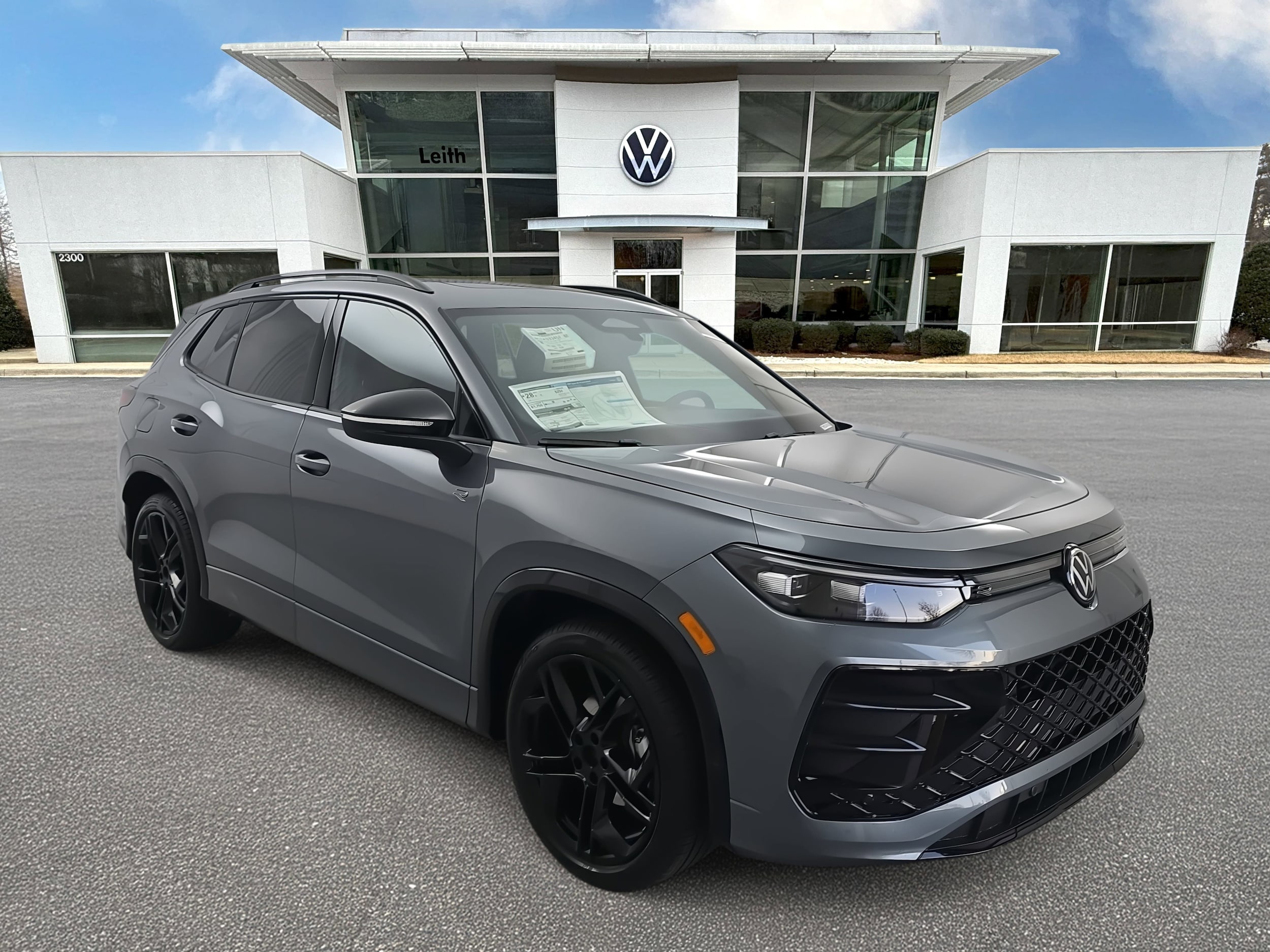 2026 Volkswagen Tiguan SE R-LINE BLACK's photo