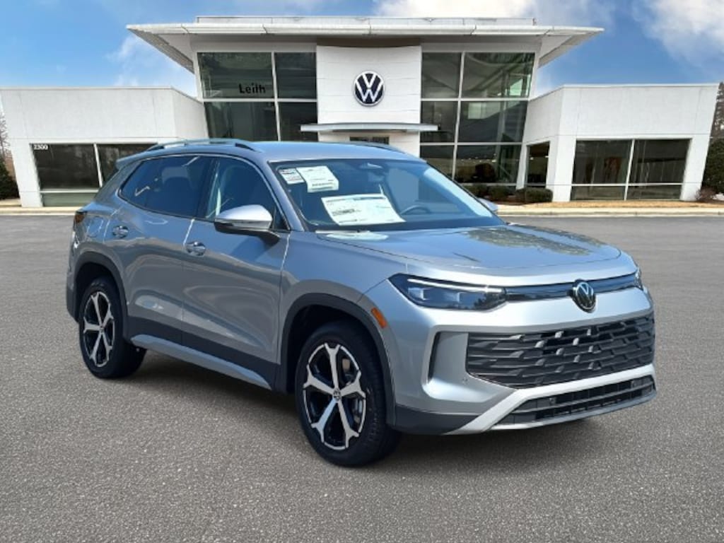 Used 2025 Volkswagen Tiguan 2.0T SE SUV