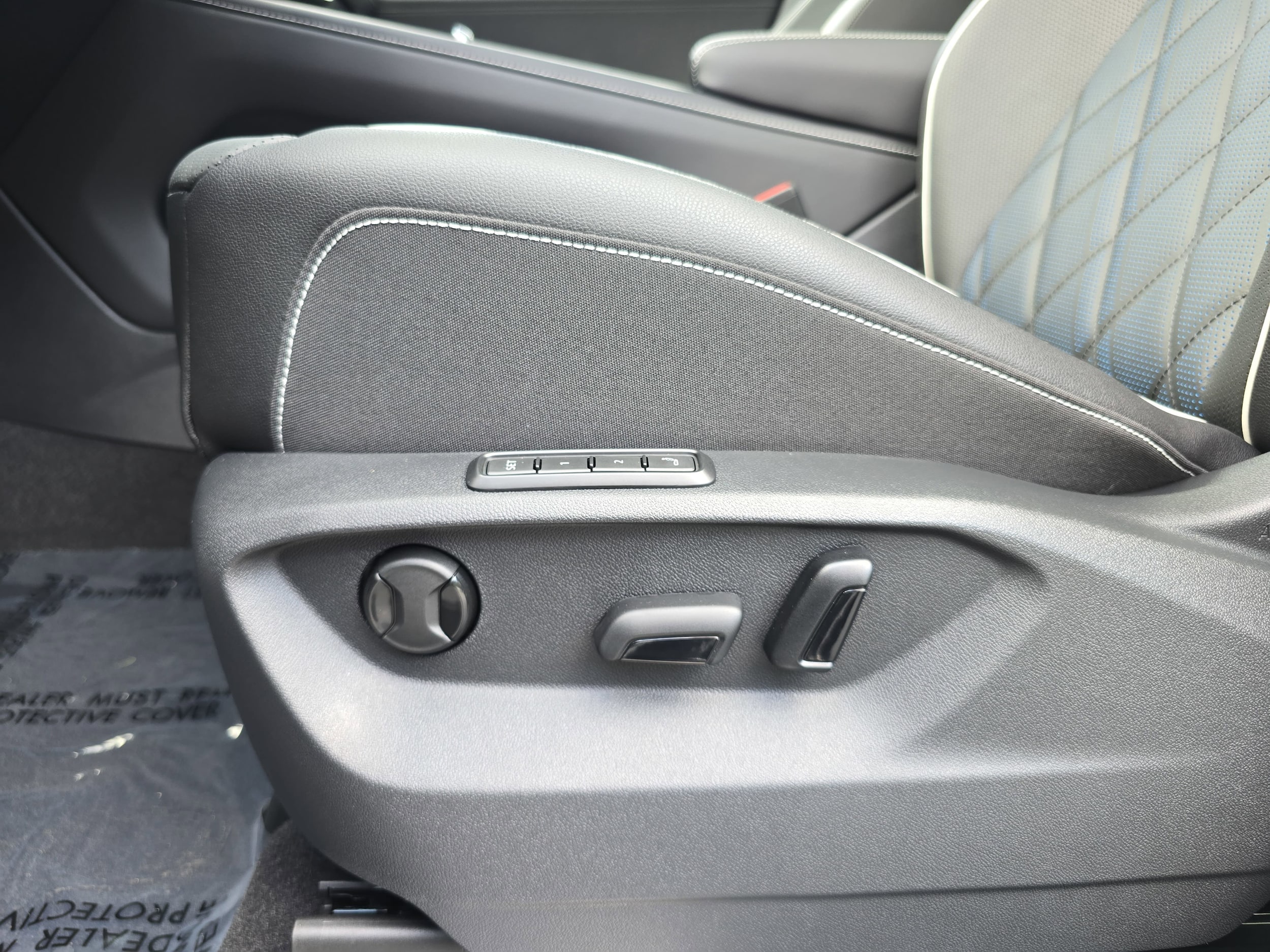 2026 Volkswagen Atlas Cross Sport SEL Premium R-LINE - Photo 30