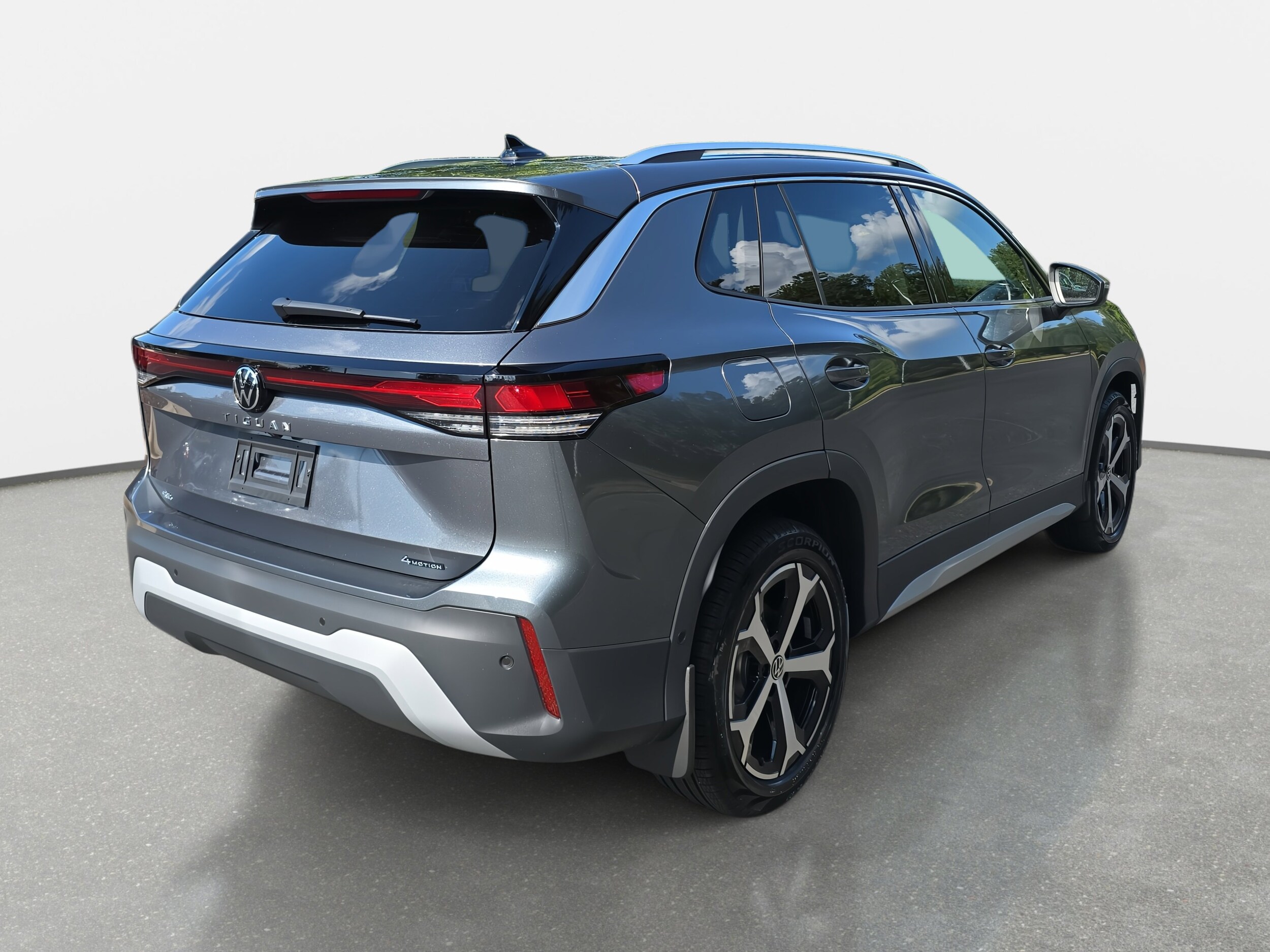 2025 Volkswagen Tiguan SE photo 3