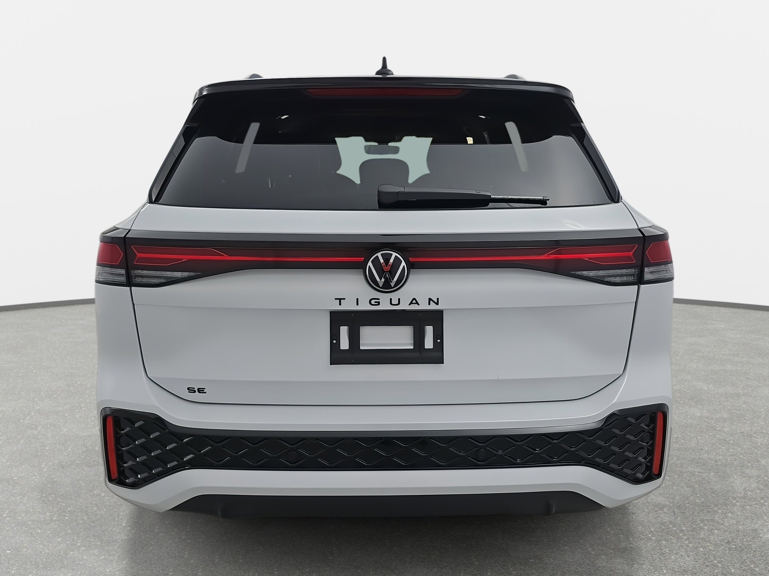 2026 Volkswagen Tiguan SE R-Line Black photo 4