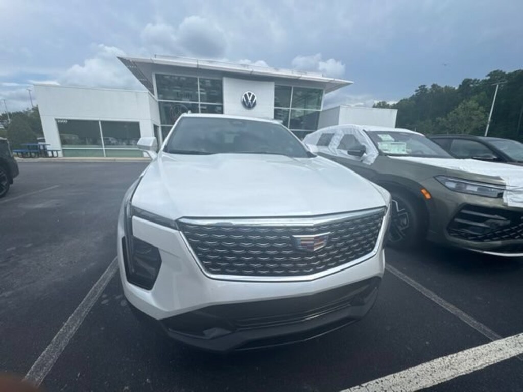 Used 2024 CADILLAC XT4 Premium Luxury SUV