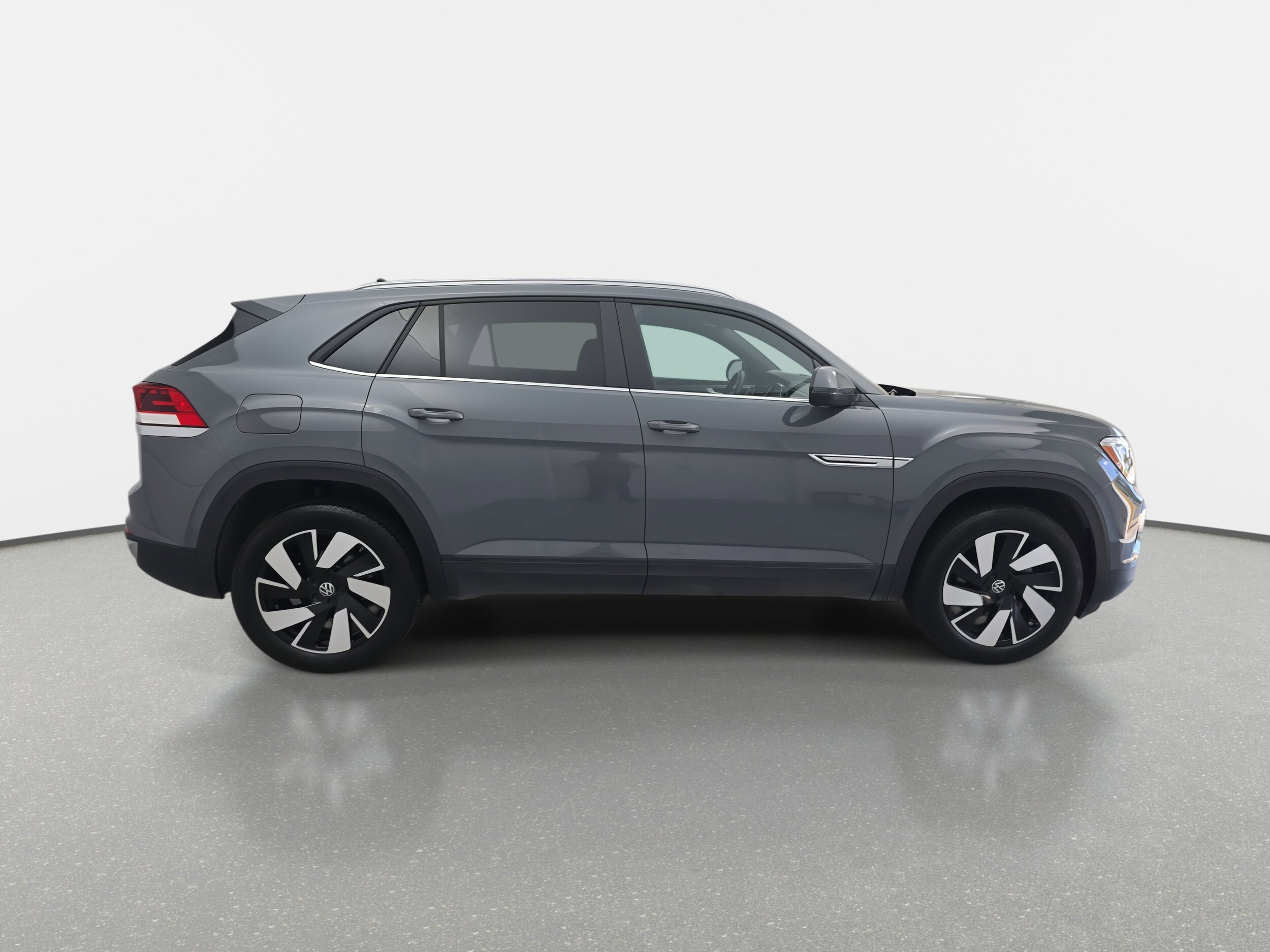 2024 Volkswagen Atlas Cross Sport SE Technology photo 2