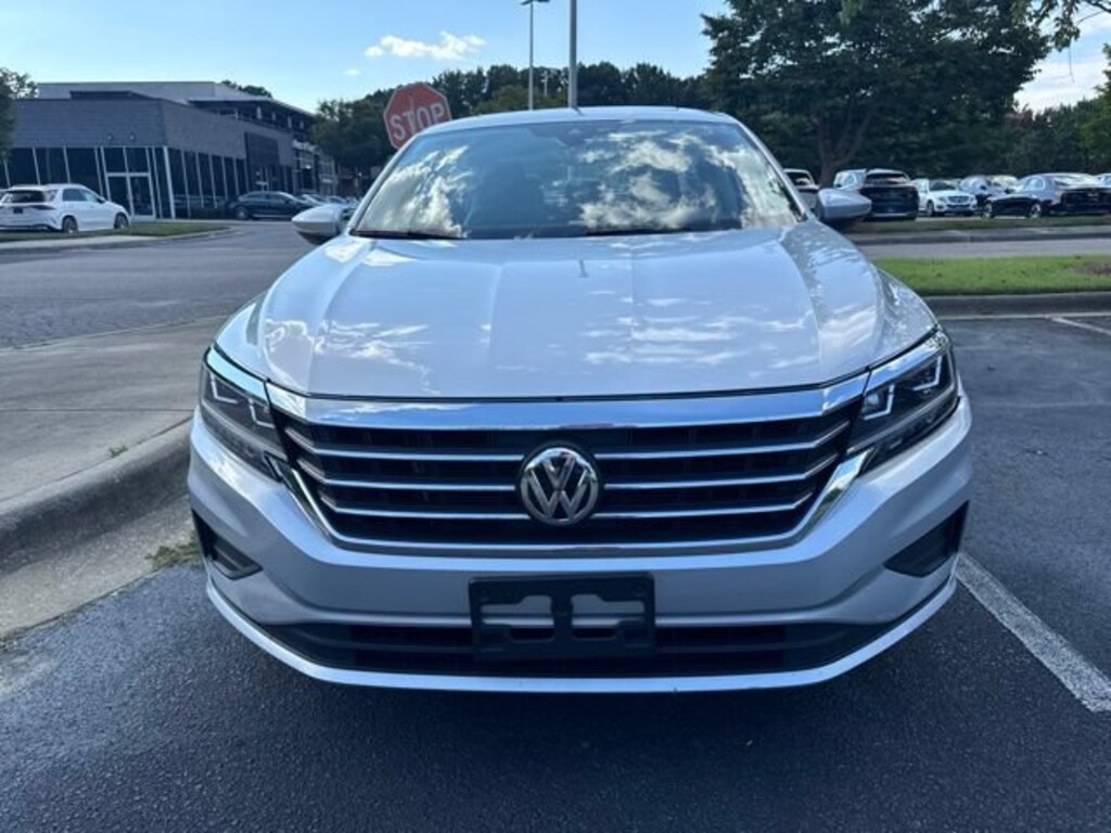Used 2021 Volkswagen Passat 2.0T SE Sedan