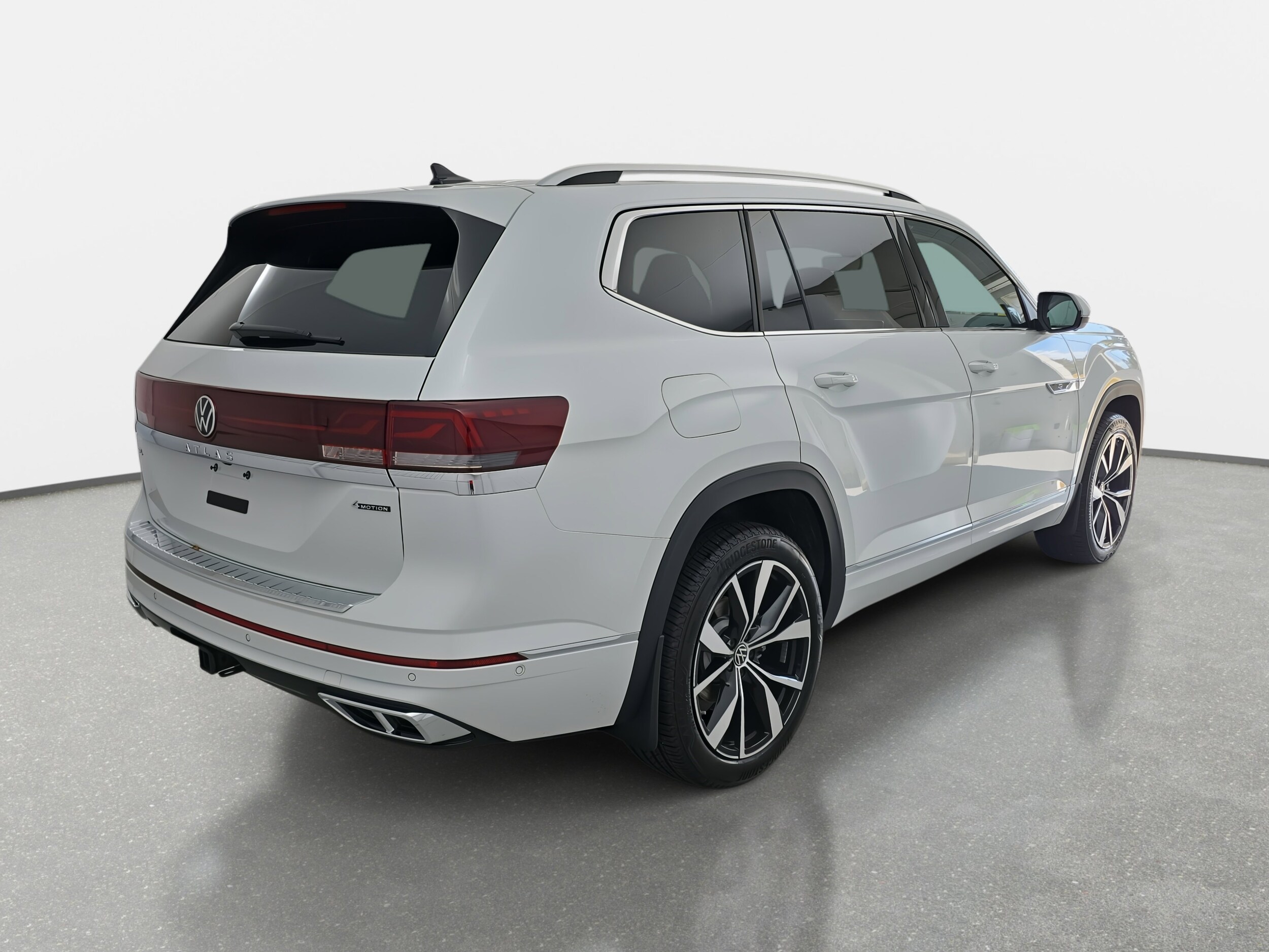2025 Volkswagen Atlas SEL Premium R-Line photo 3