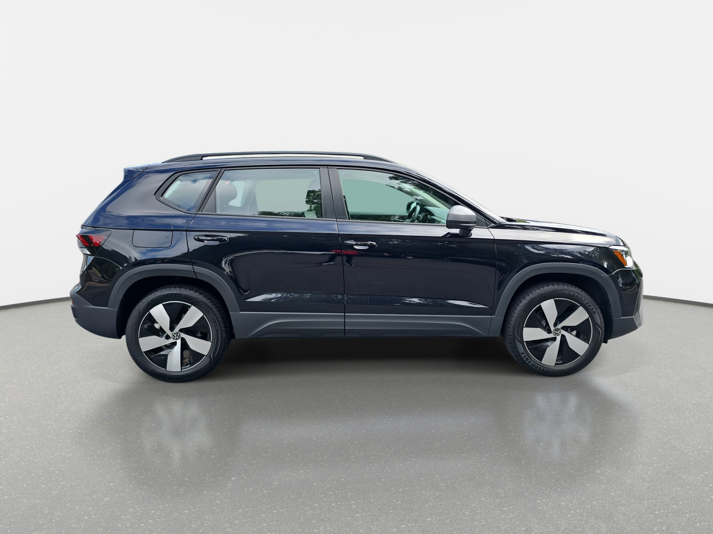 2025 Volkswagen Taos S photo 2