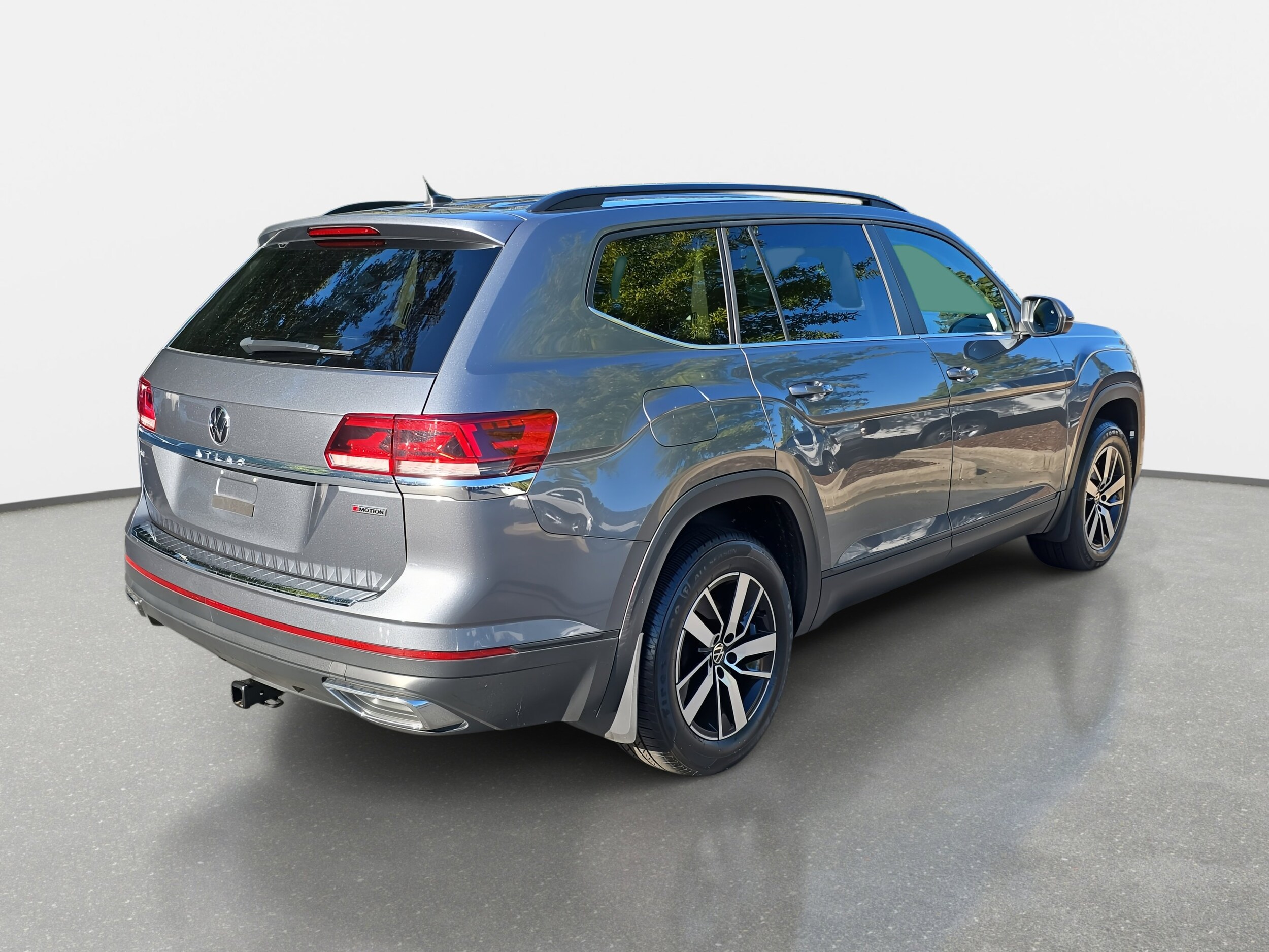 2022 Volkswagen Atlas SE photo 3