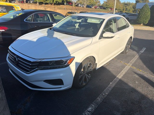 Used 2021 Volkswagen Passat 2.0T SE Sedan