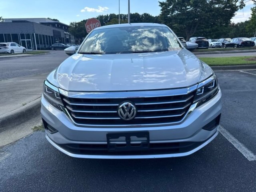 Used 2021 Volkswagen Passat 2.0T SE Sedan