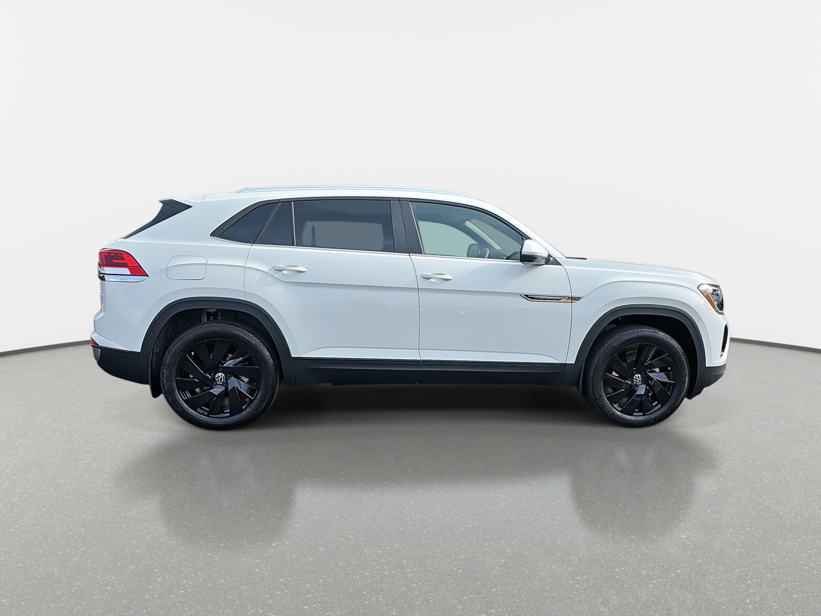 2025 Volkswagen Atlas Cross Sport SE Technology photo 2