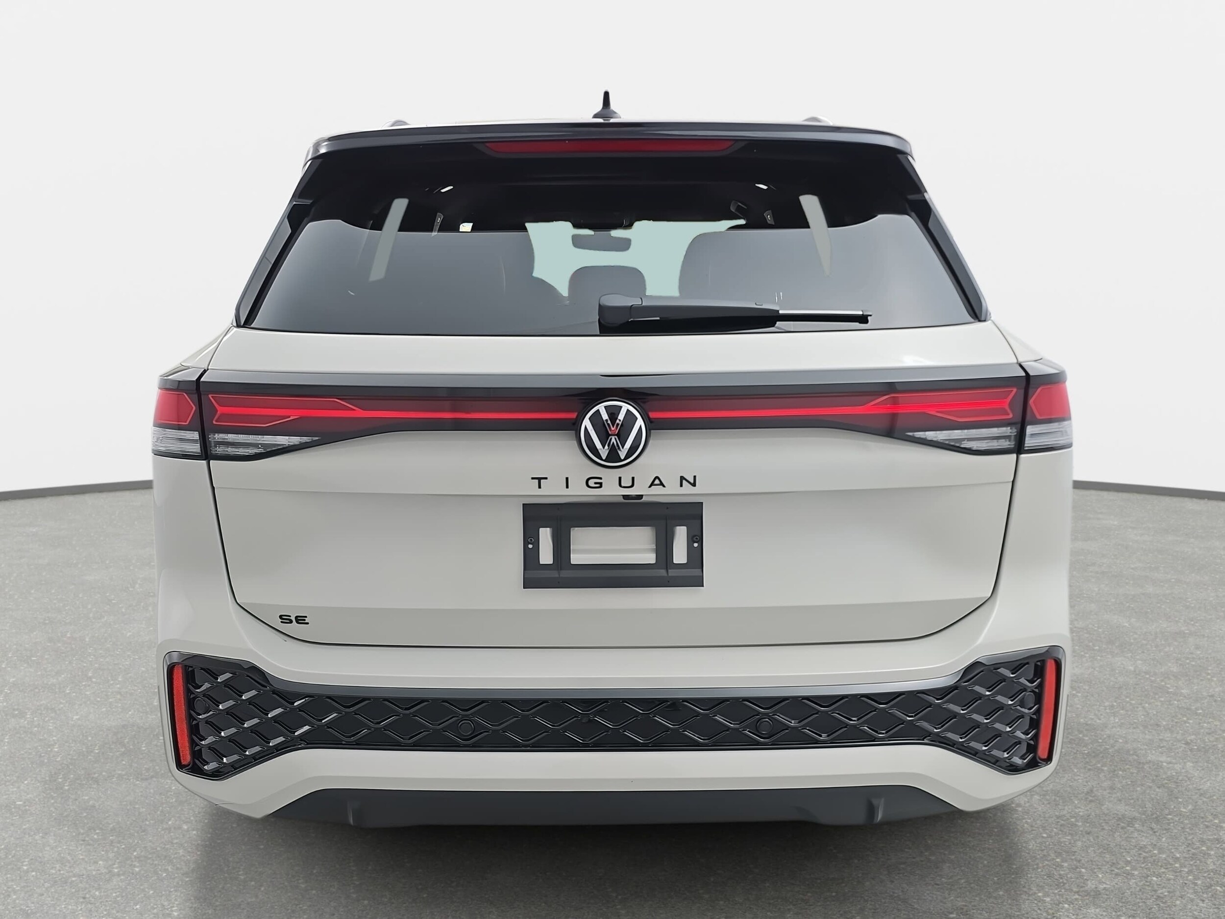 2026 Volkswagen Tiguan SE R-Line Black photo 4