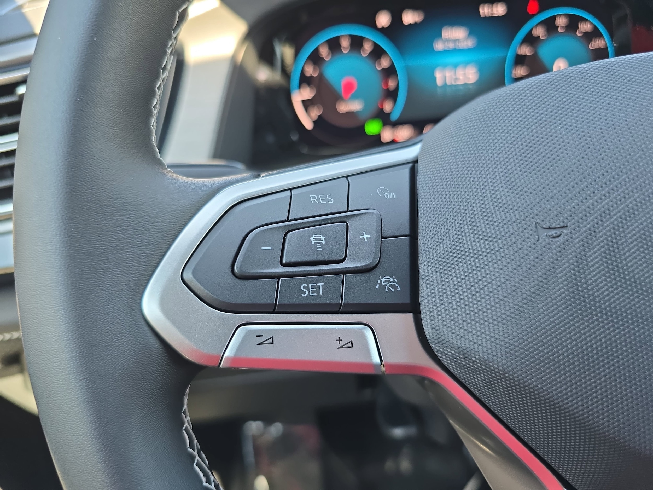 2026 Volkswagen Atlas Cross Sport SE w/Tech - Photo 17