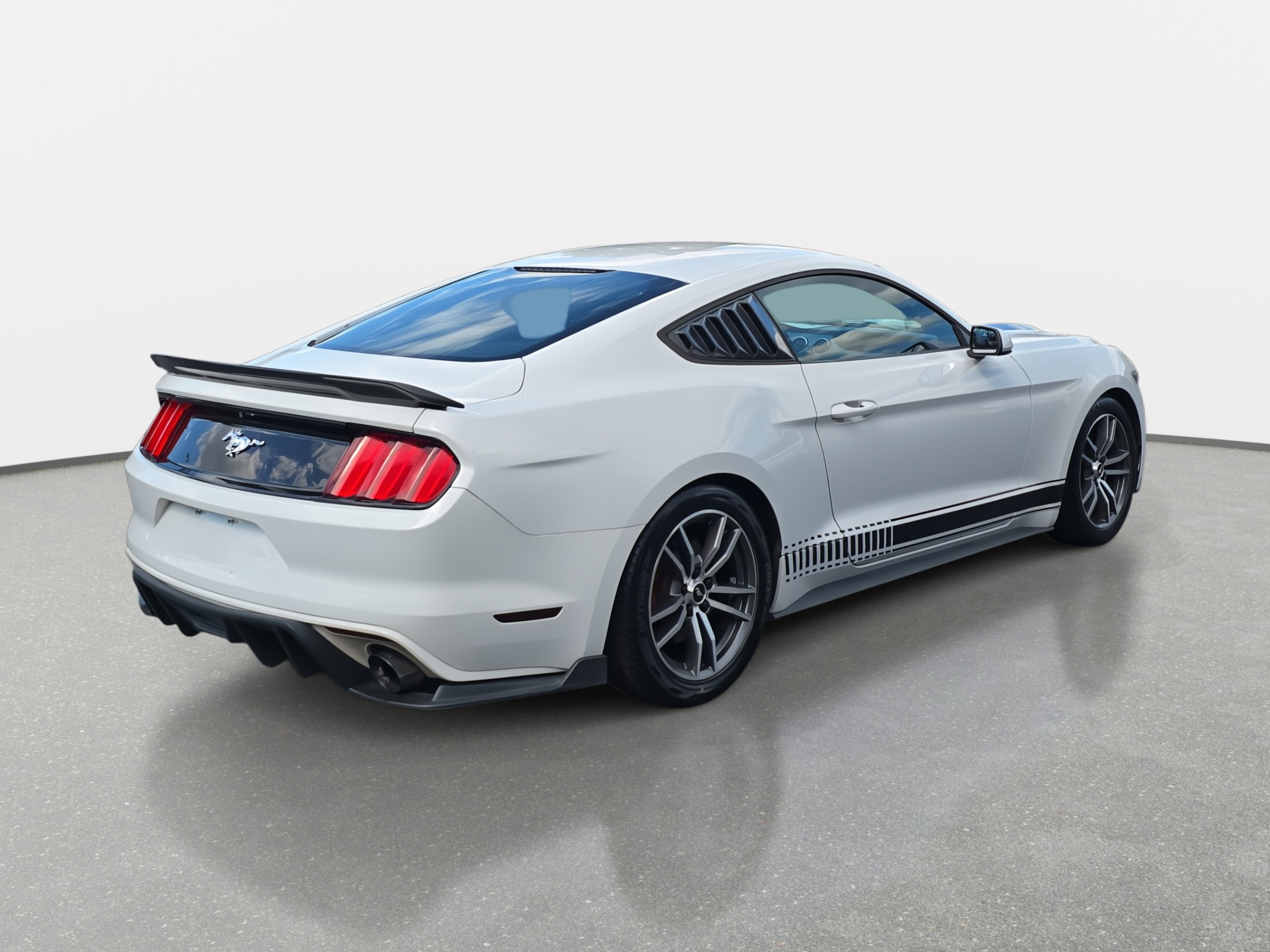 2016 Ford Mustang EcoBoost photo 3