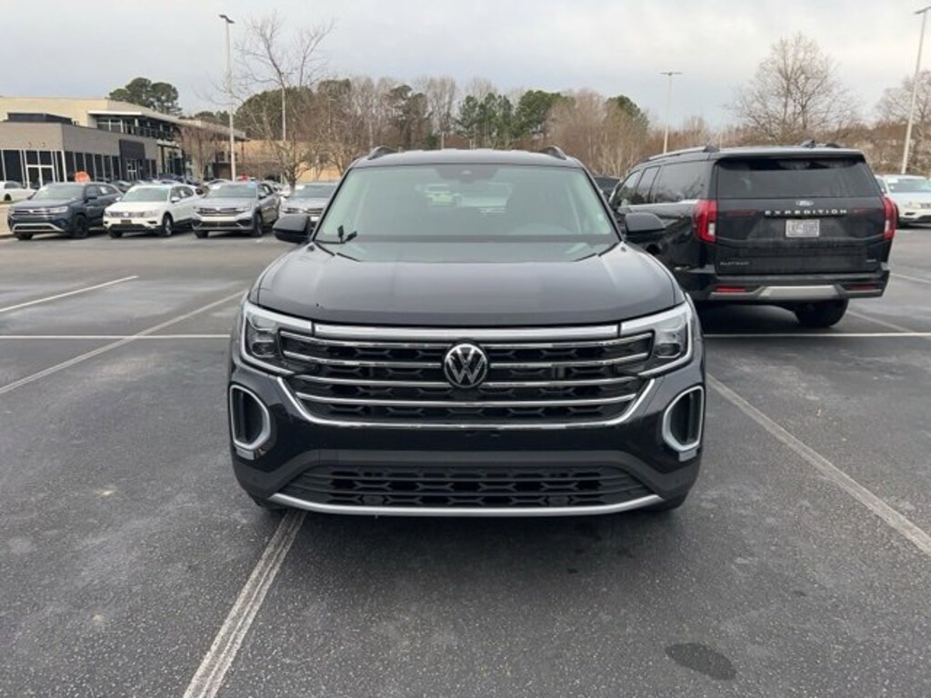Used 2025 Volkswagen Atlas 2.0T SE w/Technology SUV