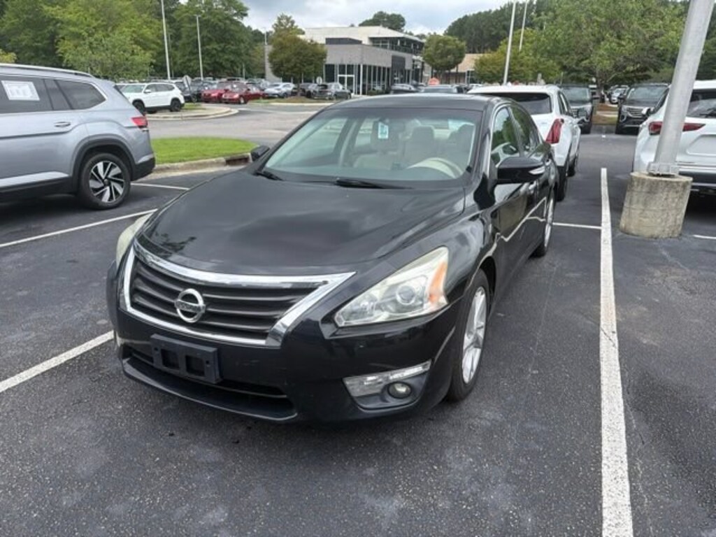 Used 2014 Nissan Altima 2.5 SV Sedan