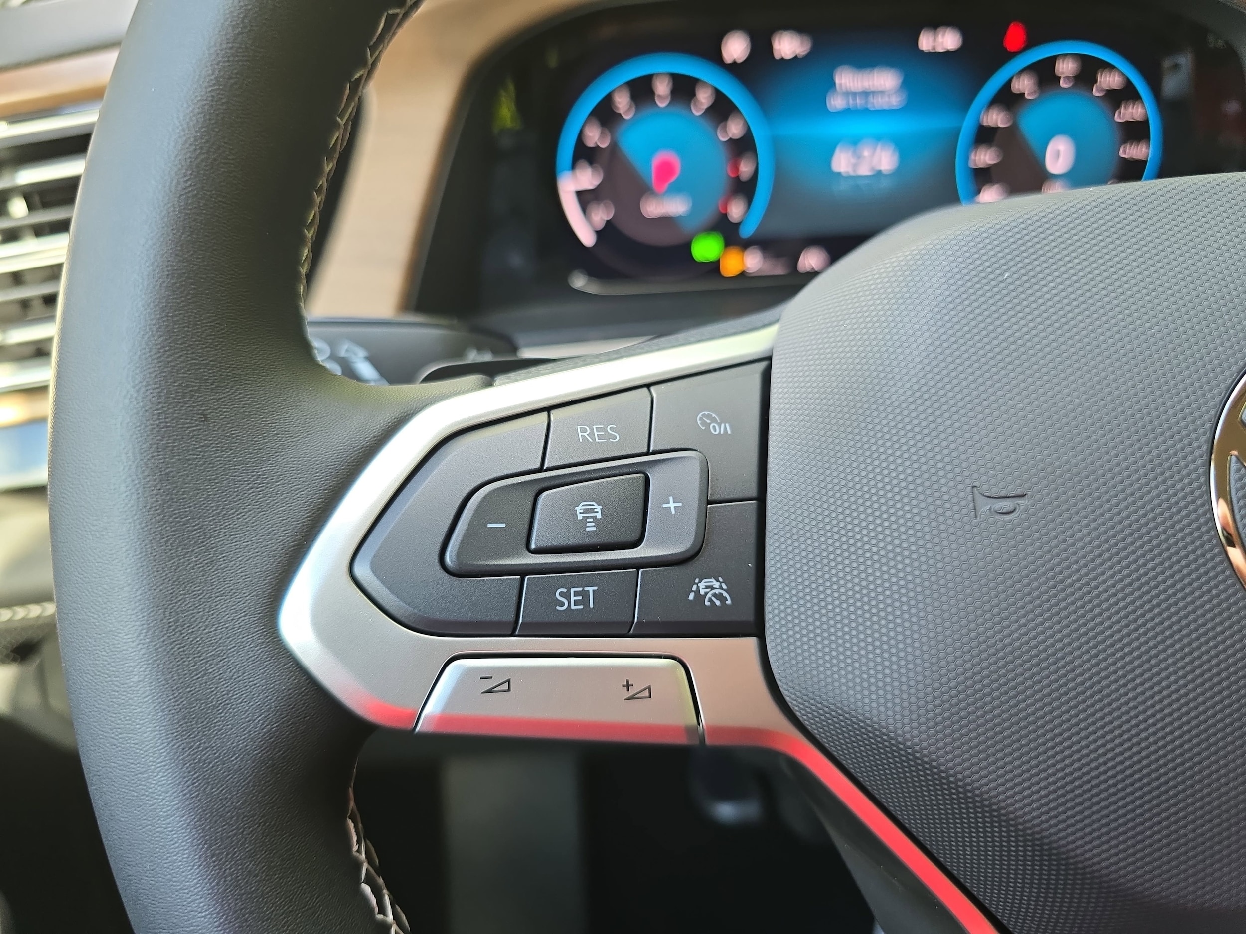 2026 Volkswagen Atlas SE w/Tech - Photo 18