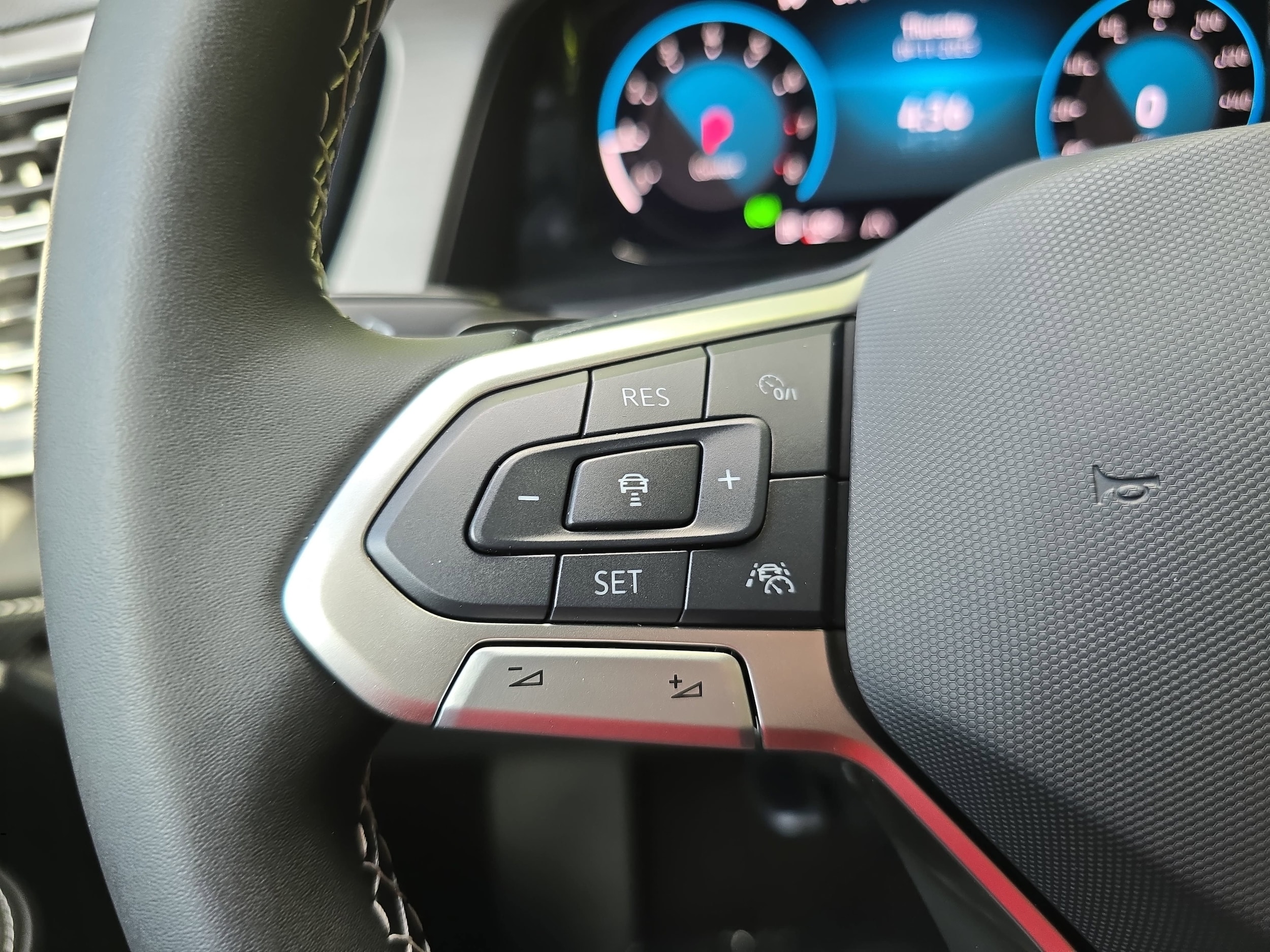 2026 Volkswagen Atlas Cross Sport SE w/Tech - Photo 17