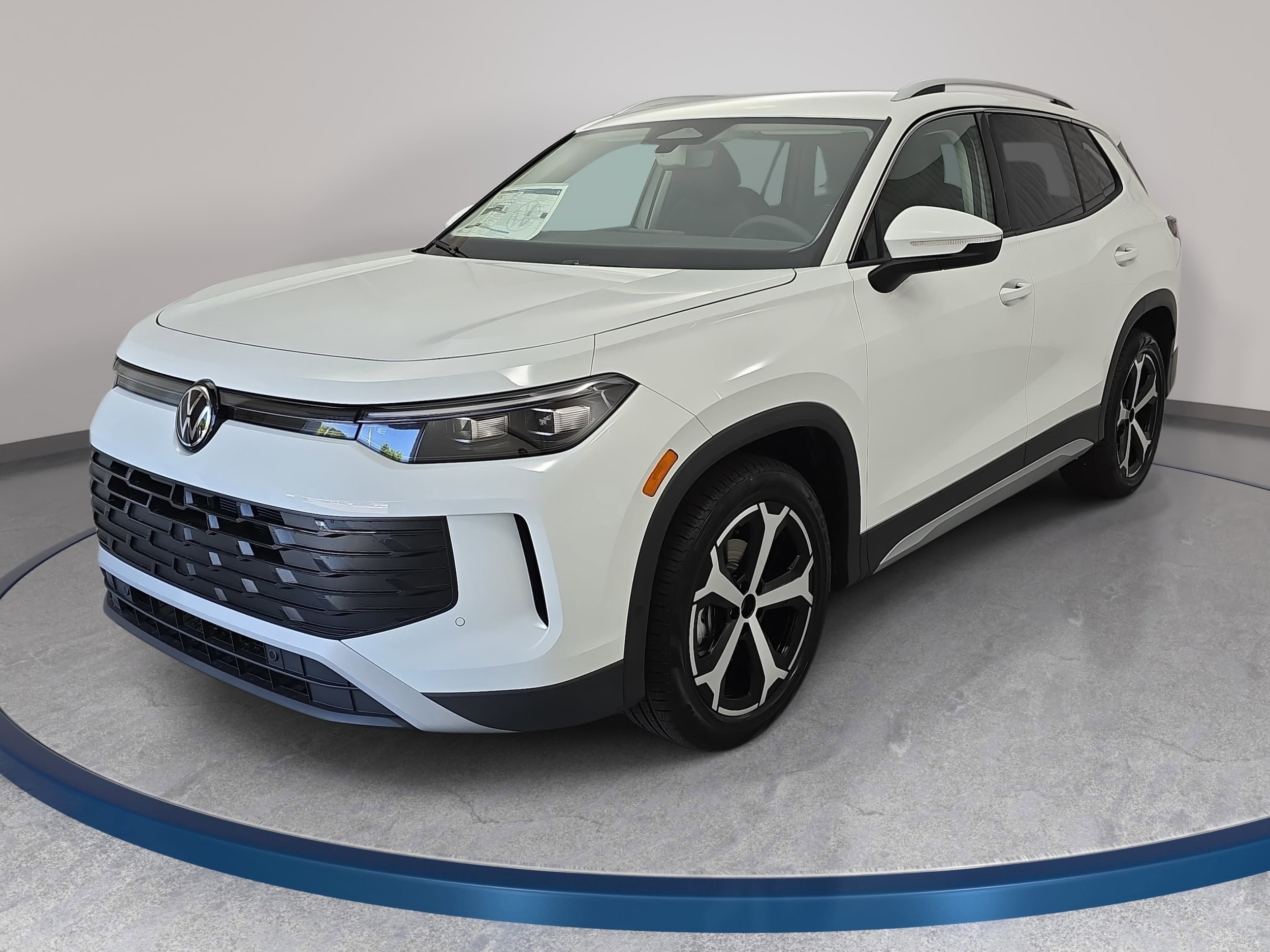 2026 Volkswagen Tiguan 2.0T SE's photo