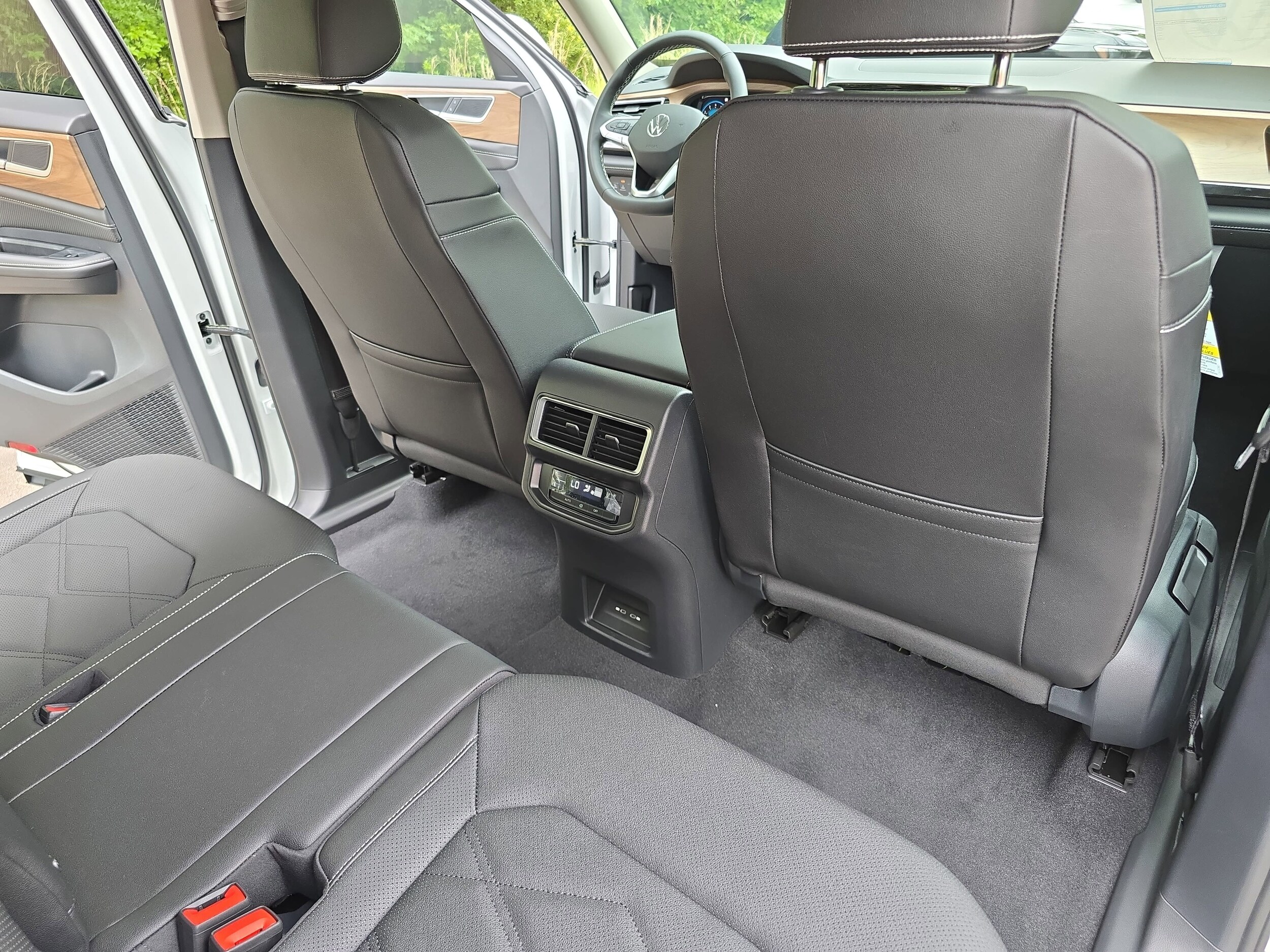 2026 Volkswagen Atlas SE - Photo 11