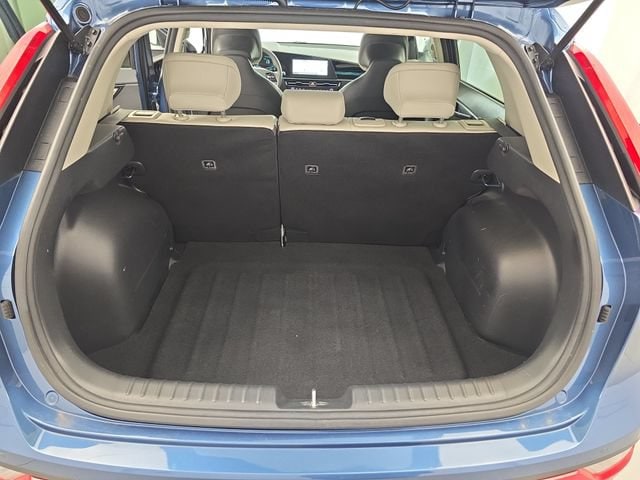 2023 Kia Niro EX - Photo 12