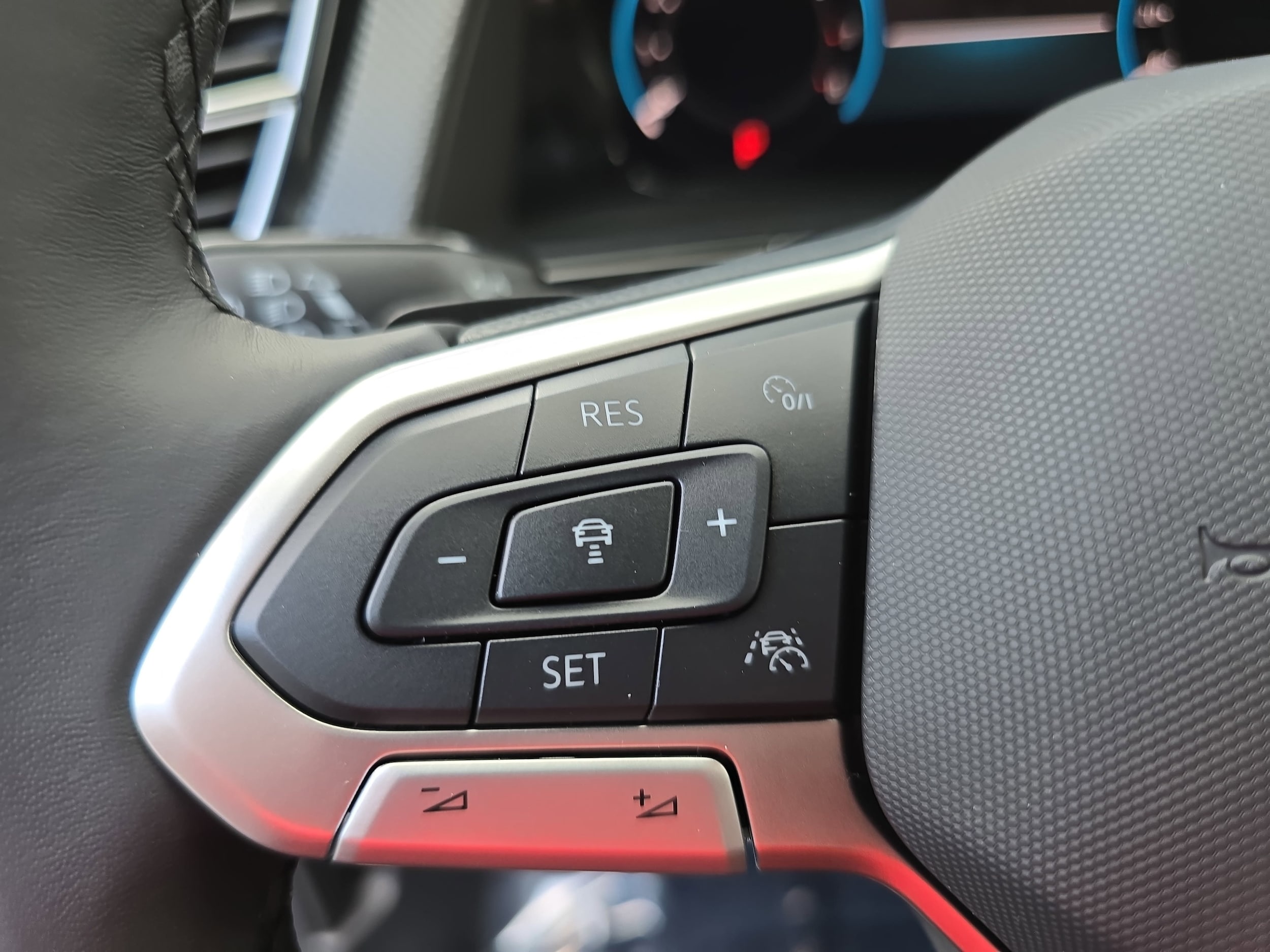 2026 Volkswagen Atlas Cross Sport SEL Premium R-LINE - Photo 17