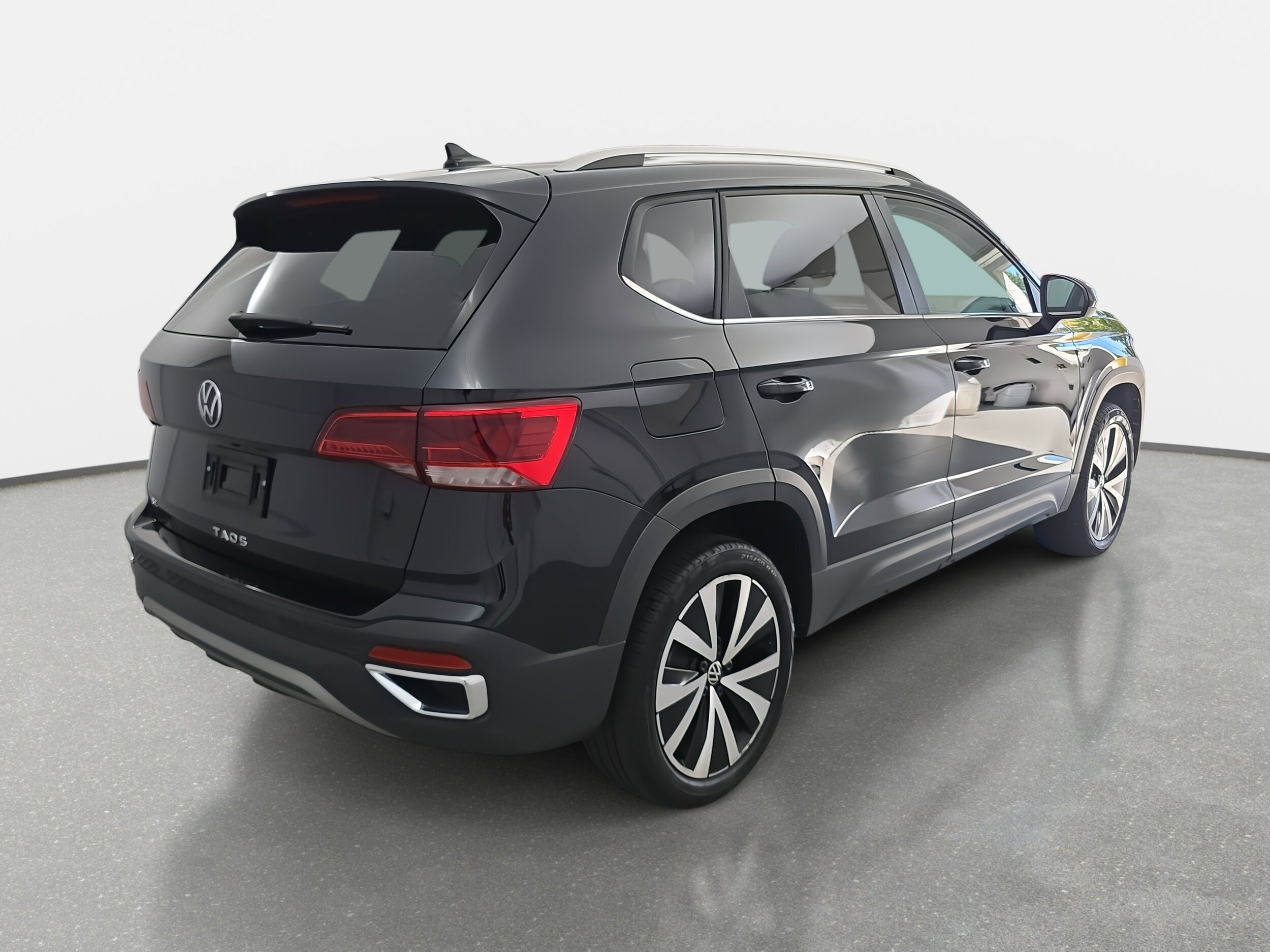 2024 Volkswagen Taos SE photo 3