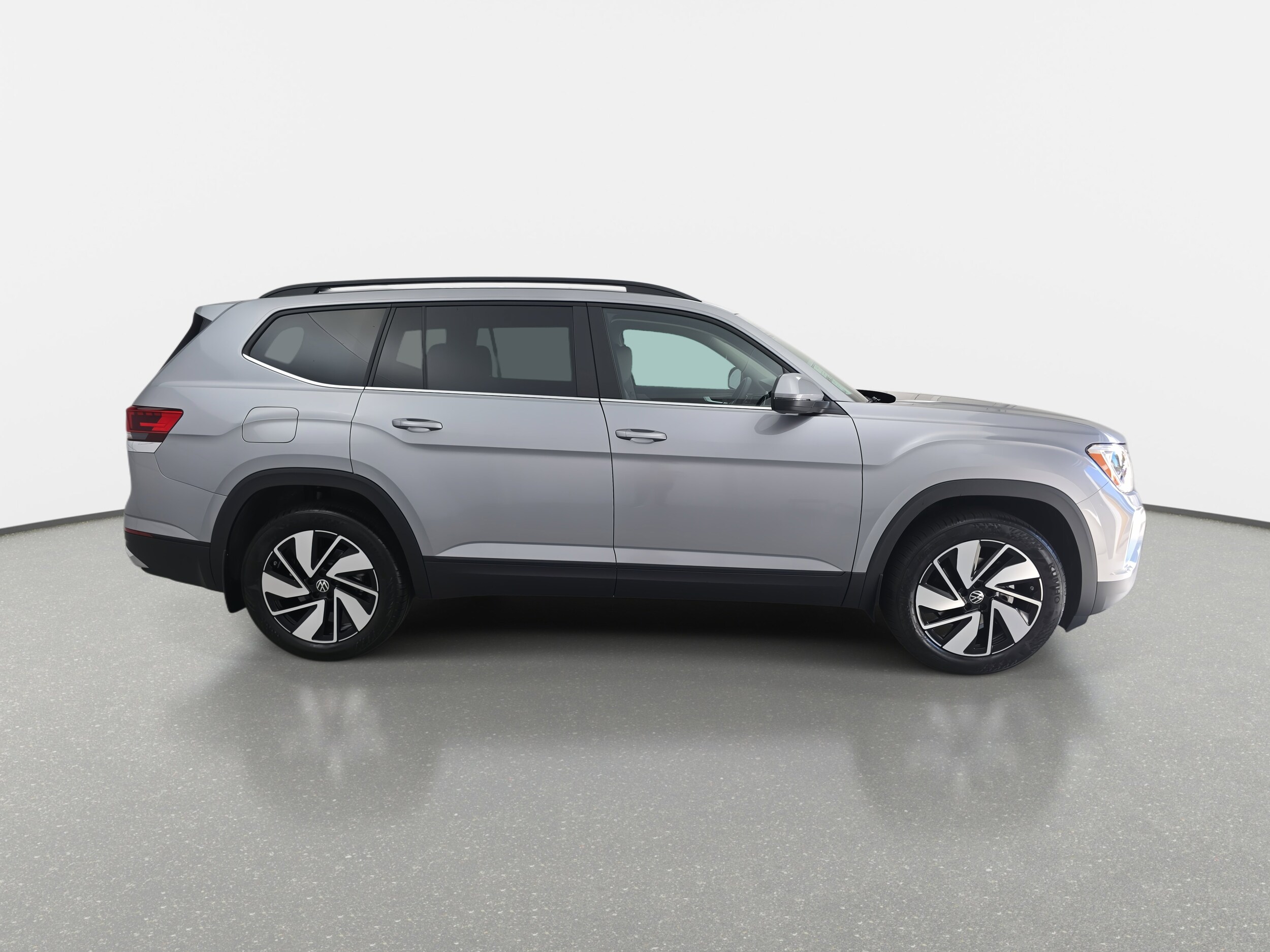 2026 Volkswagen Atlas SE Technology photo 2