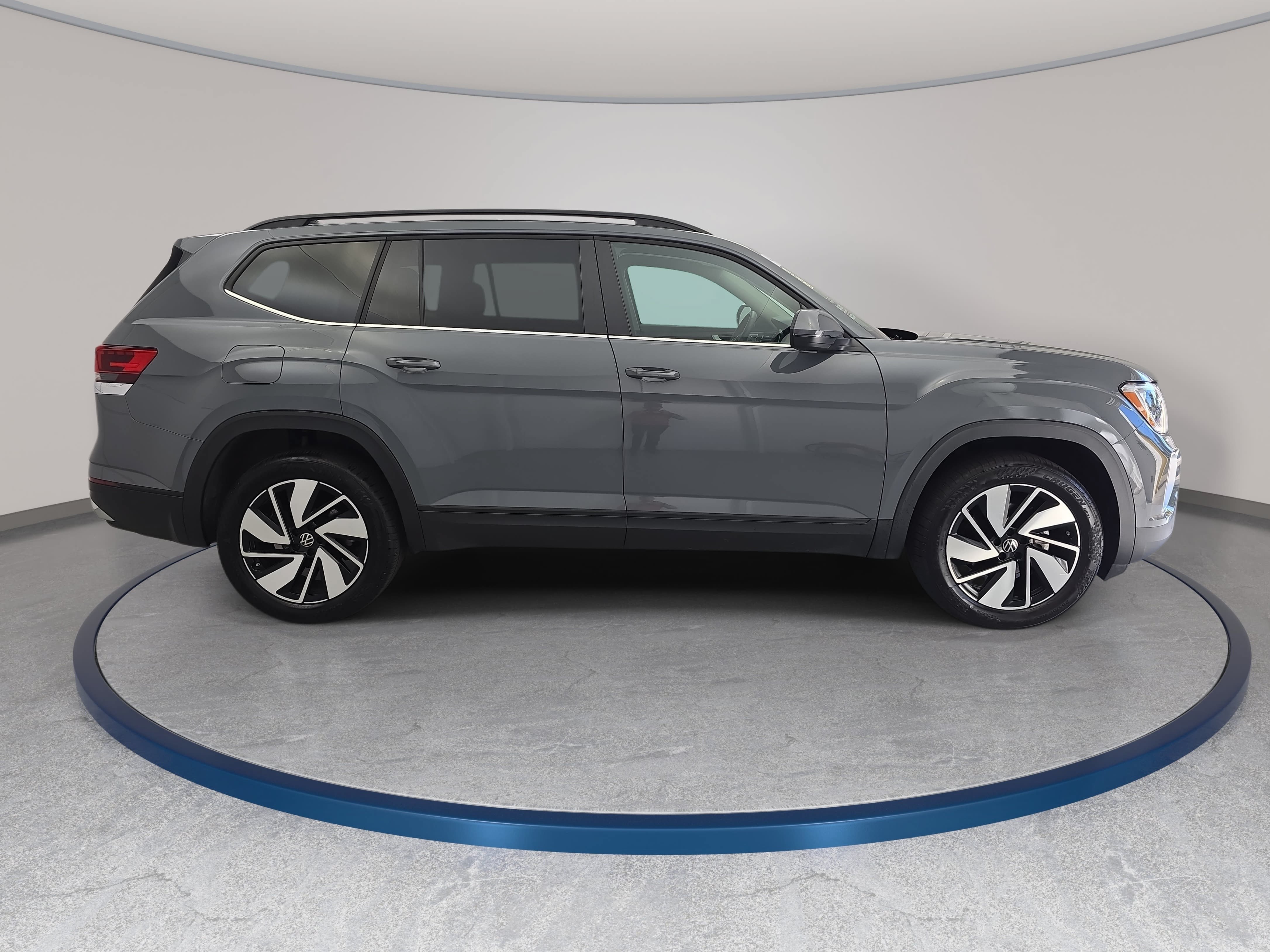 Used 2025 Volkswagen Atlas 2.0T SE w/Technology SUV
