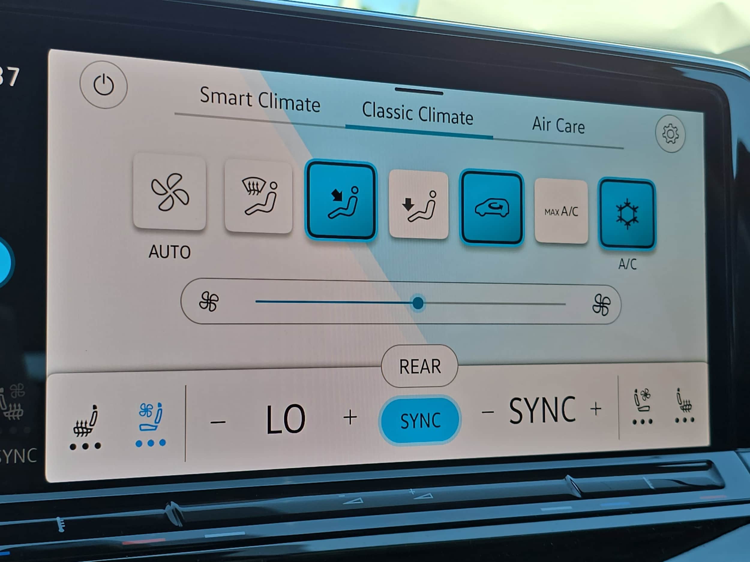 2026 Volkswagen Atlas SE w/Tech - Photo 25