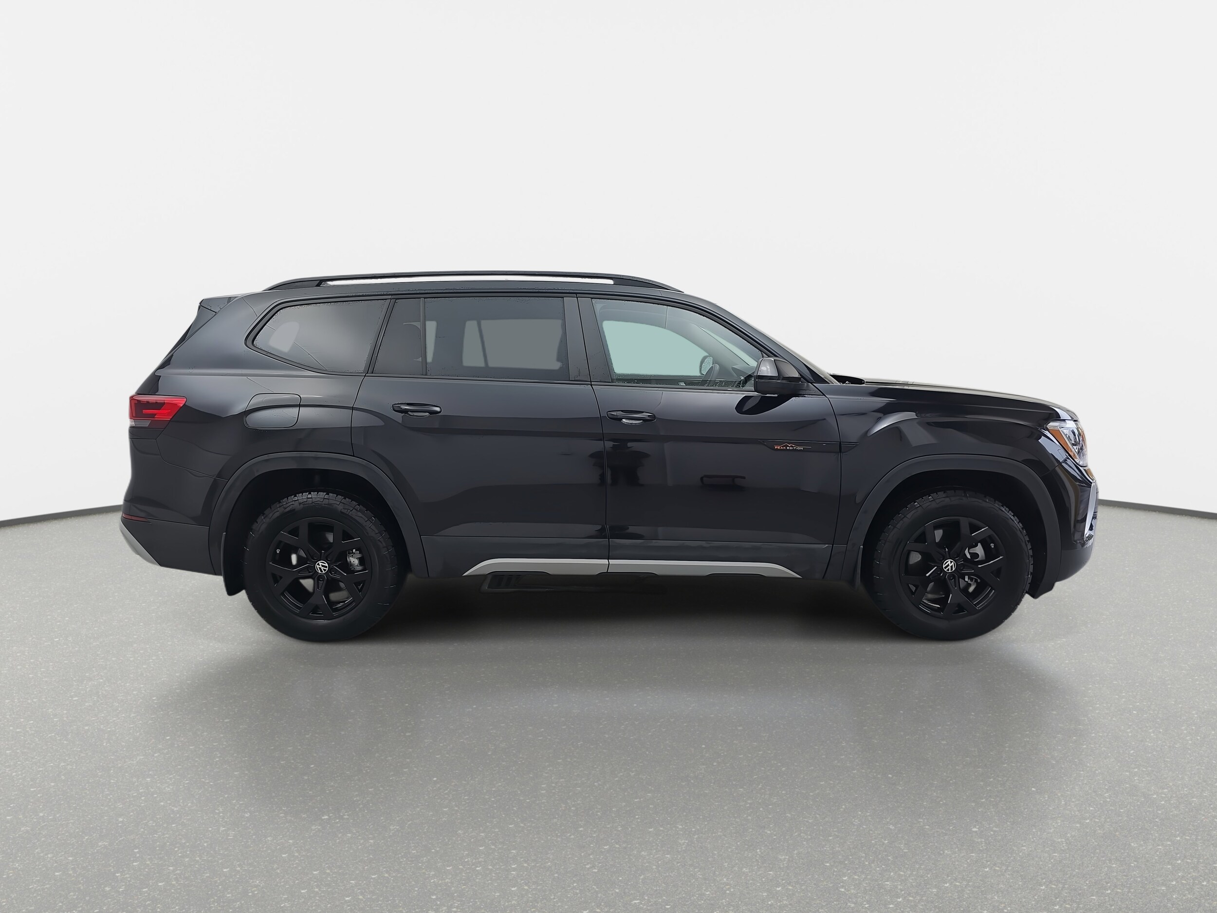 2024 Volkswagen Atlas Peak Edition SEL photo 2