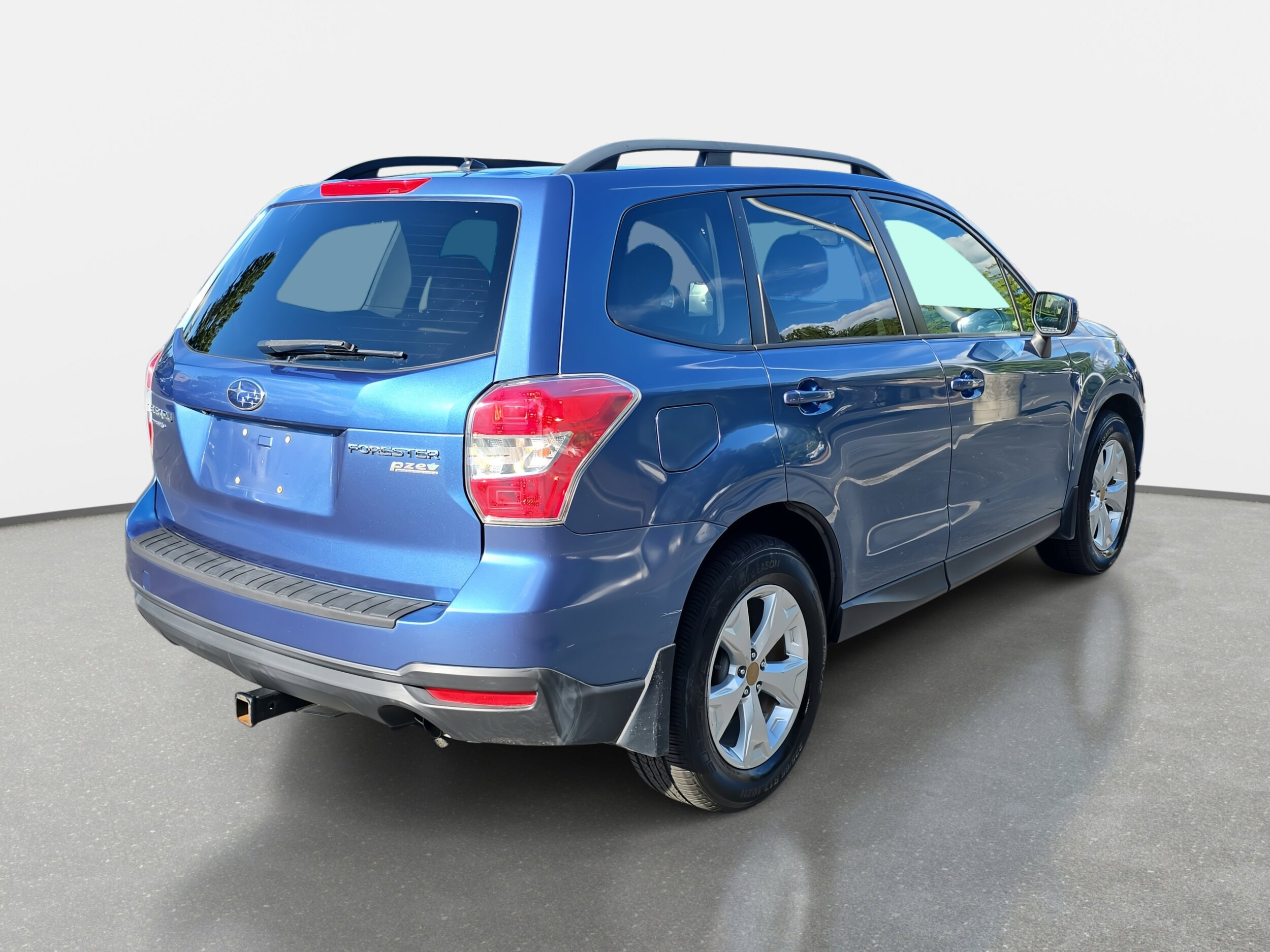 2015 Subaru Forester 2.5i Premium photo 3