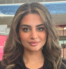 Staff member Menna Badr from ID_d714a2d0df1f