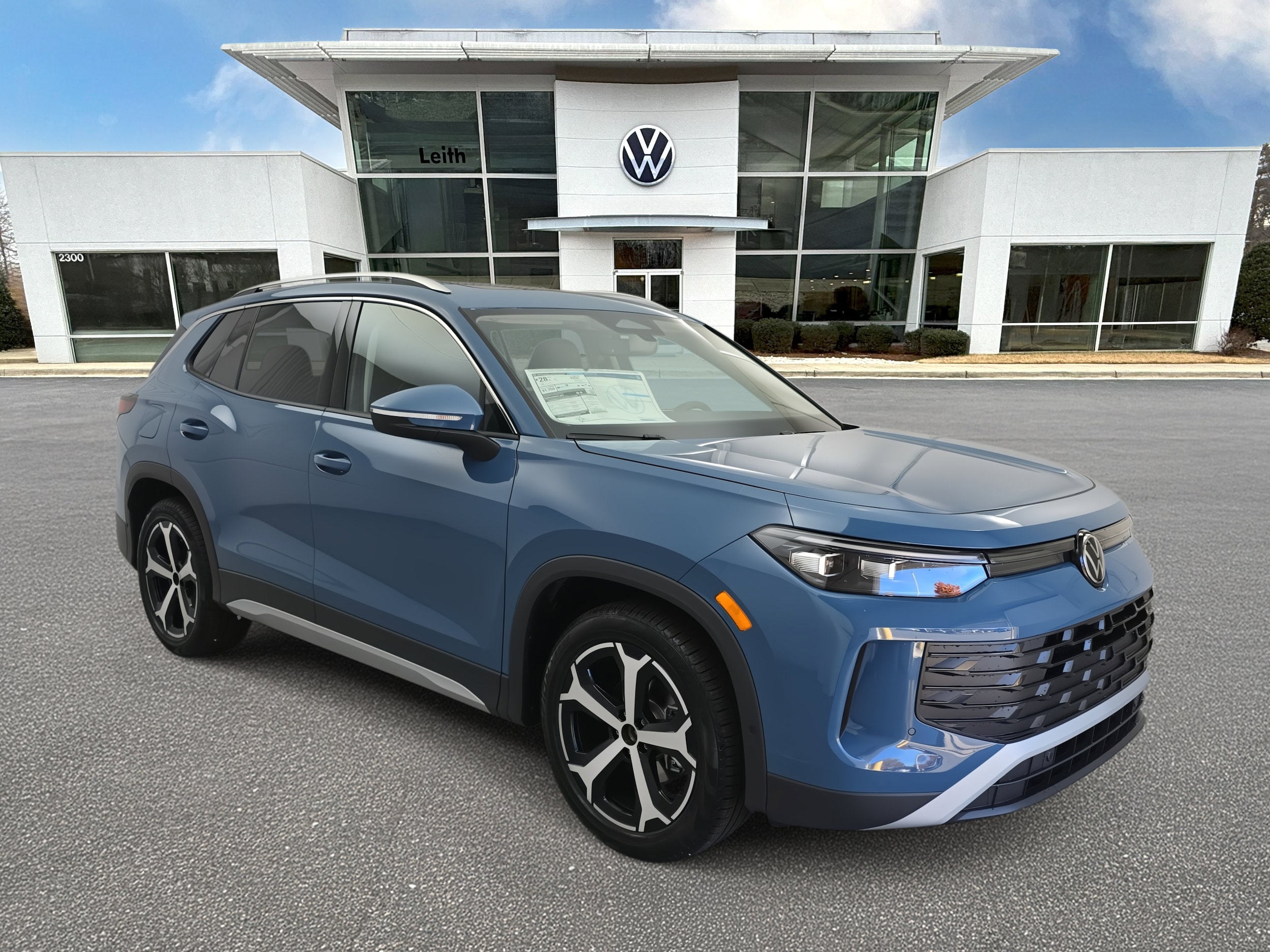 2026 Volkswagen Tiguan SE's photo