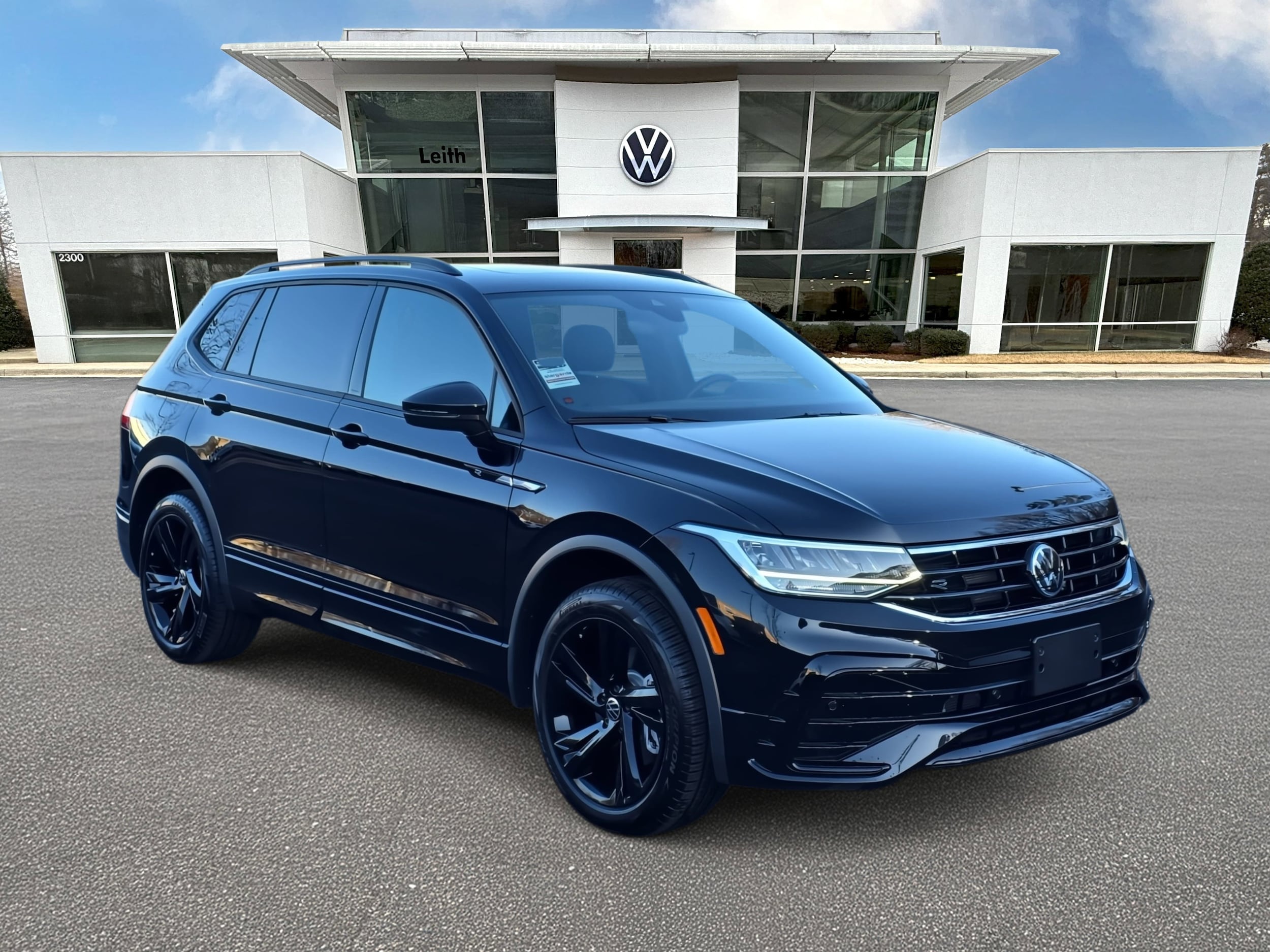 2024 Volkswagen Tiguan SE R-LINE BLACK