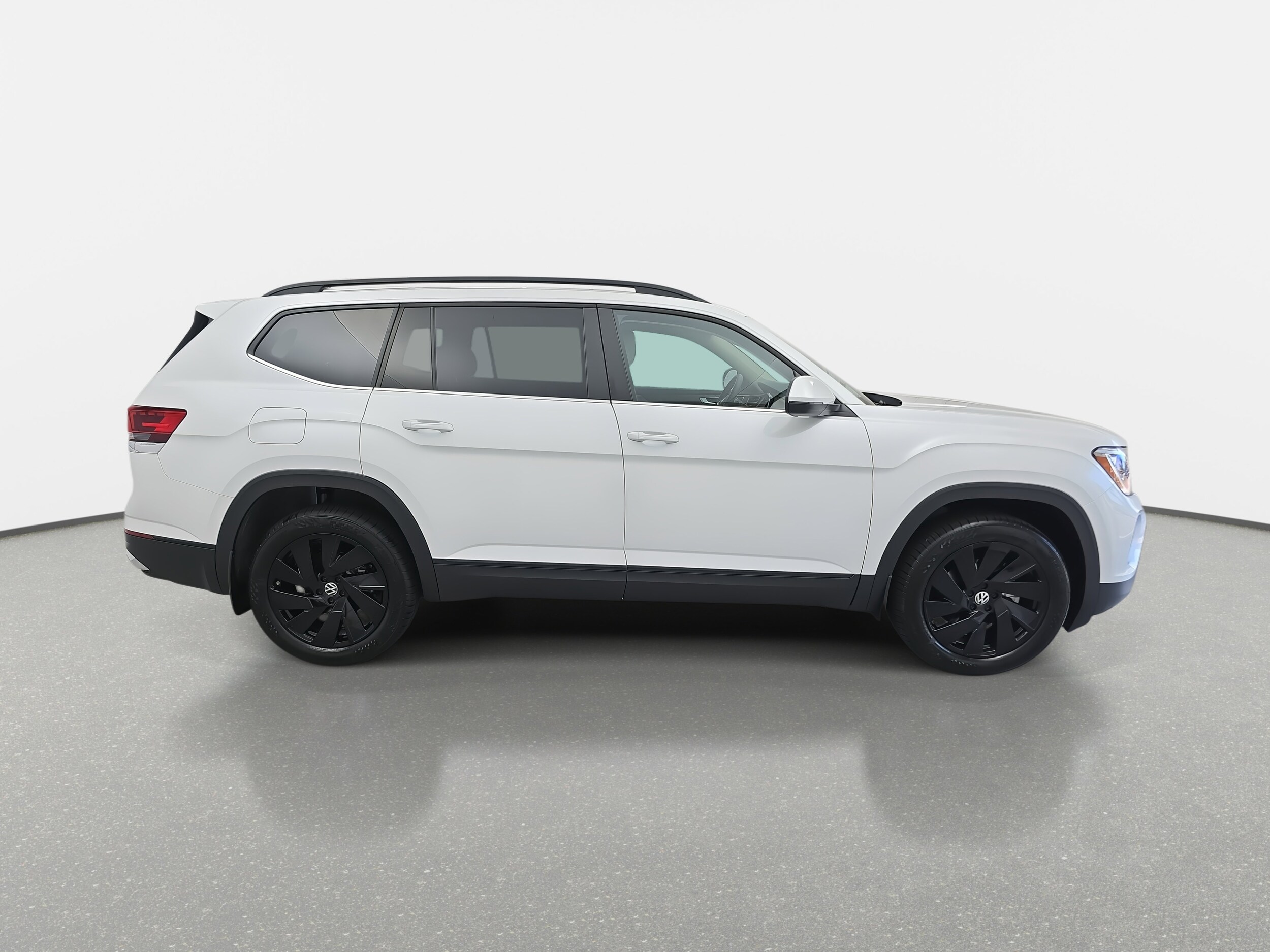 2026 Volkswagen Atlas SE Technology photo 2