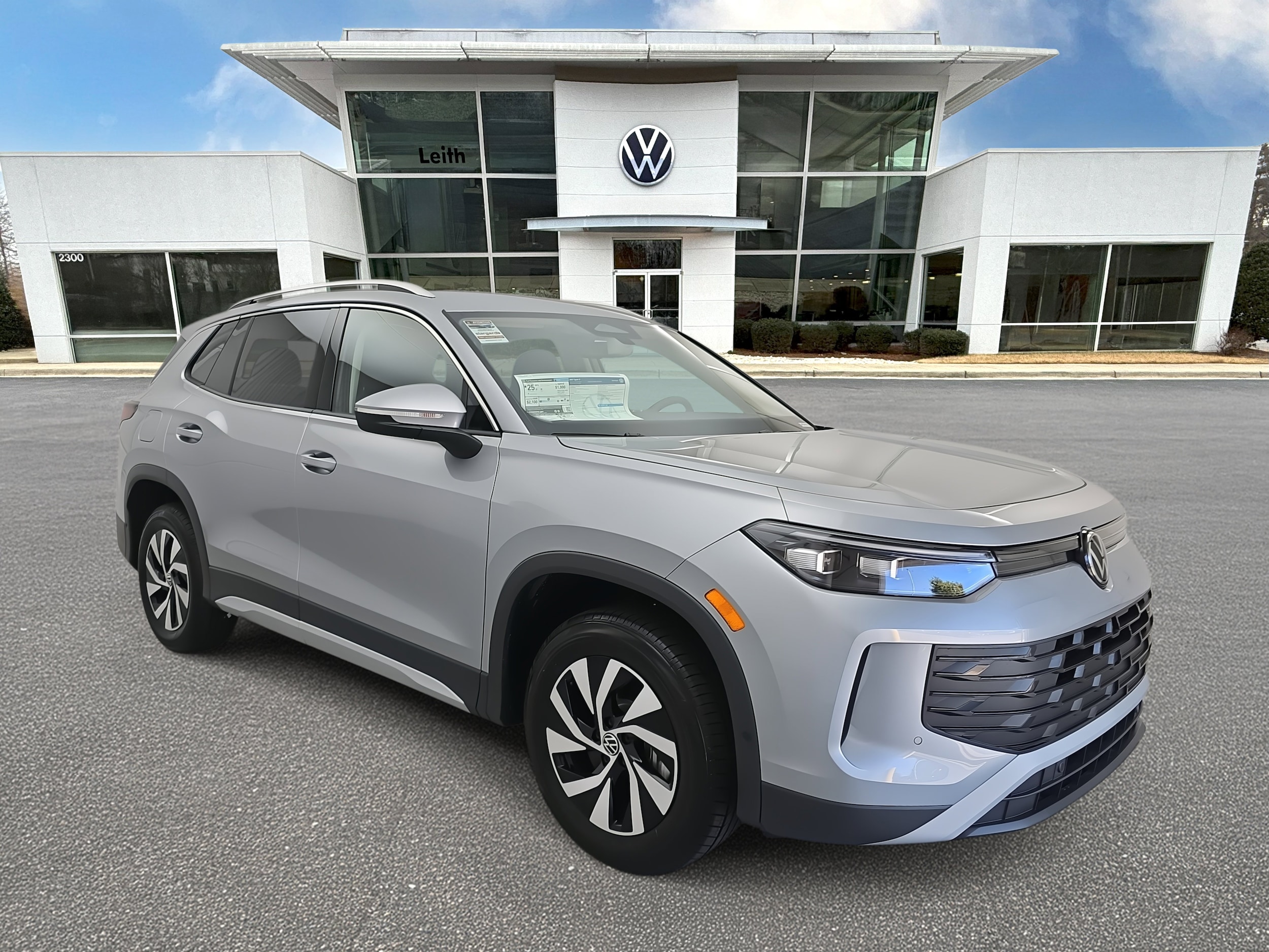 2025 Volkswagen Tiguan S's photo