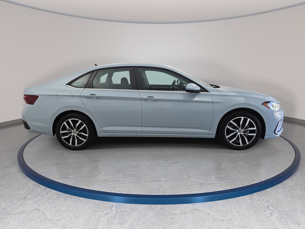 Certified 2025 Volkswagen Jetta 1.5T SE Sedan