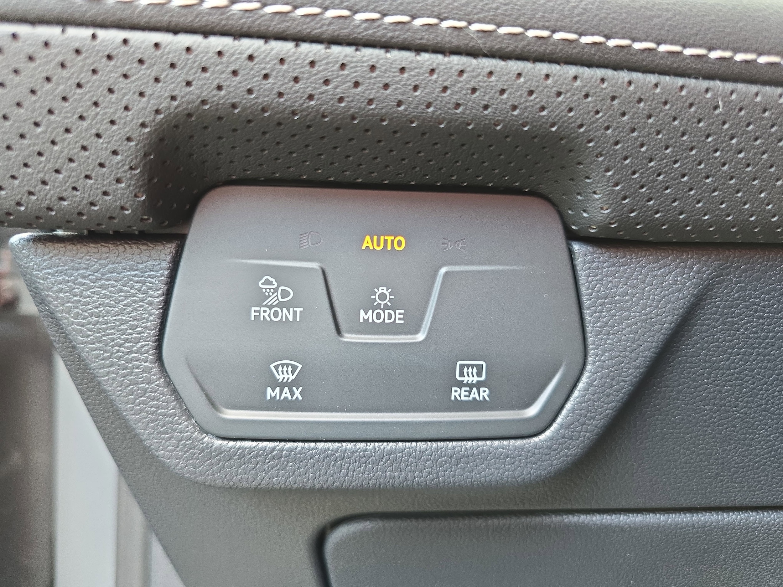 2026 Volkswagen Atlas Cross Sport SEL Premium R-LINE - Photo 26