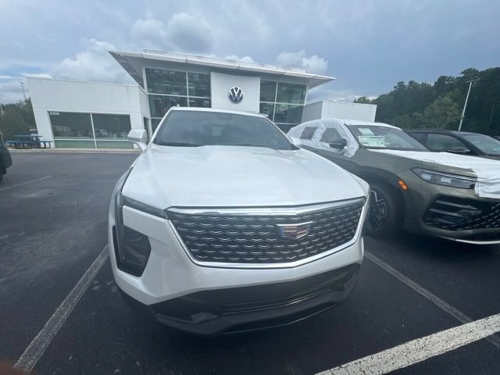 Used 2024 CADILLAC XT4 Premium Luxury SUV
