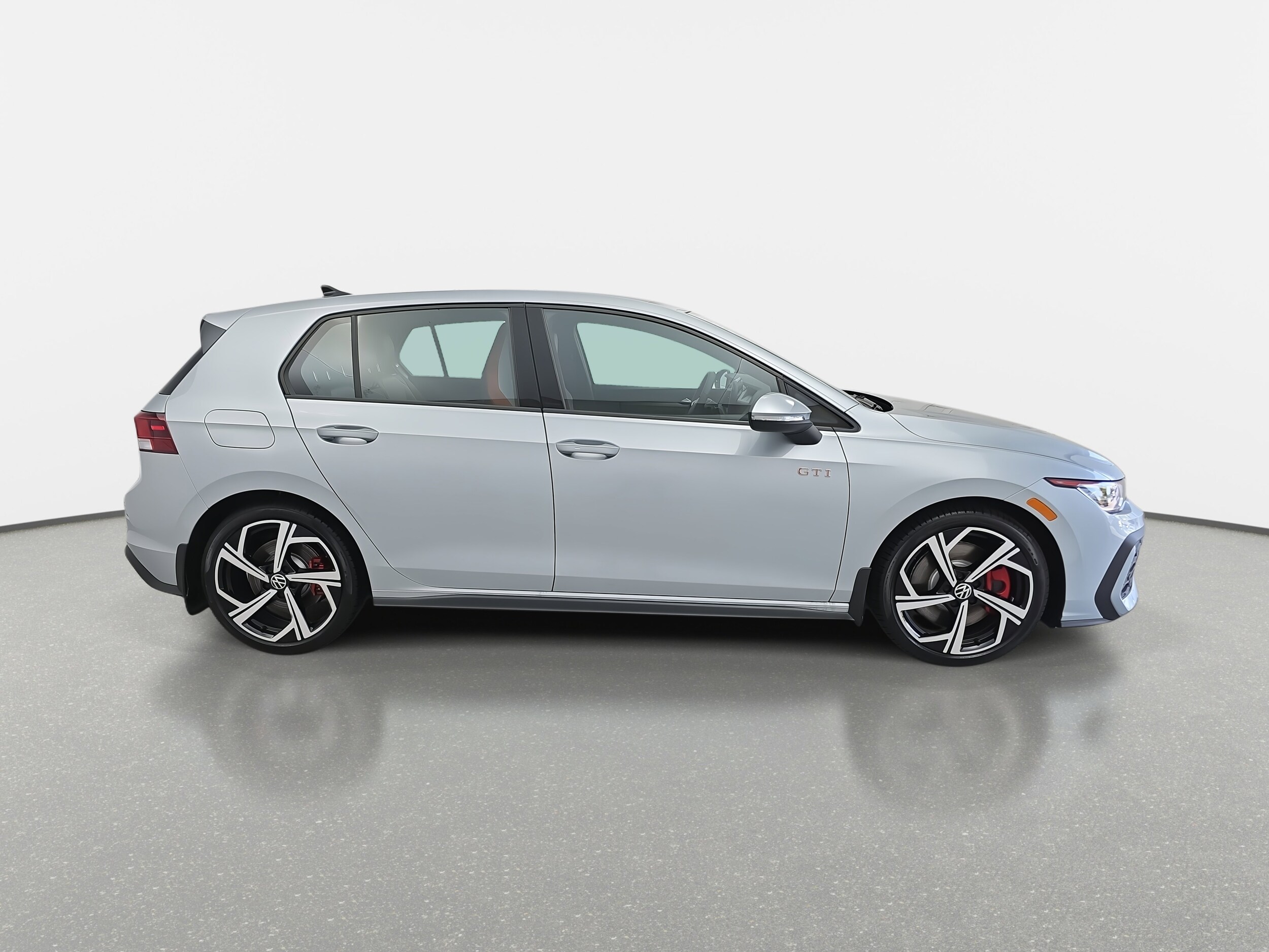 2025 Volkswagen Golf GTI SE photo 2