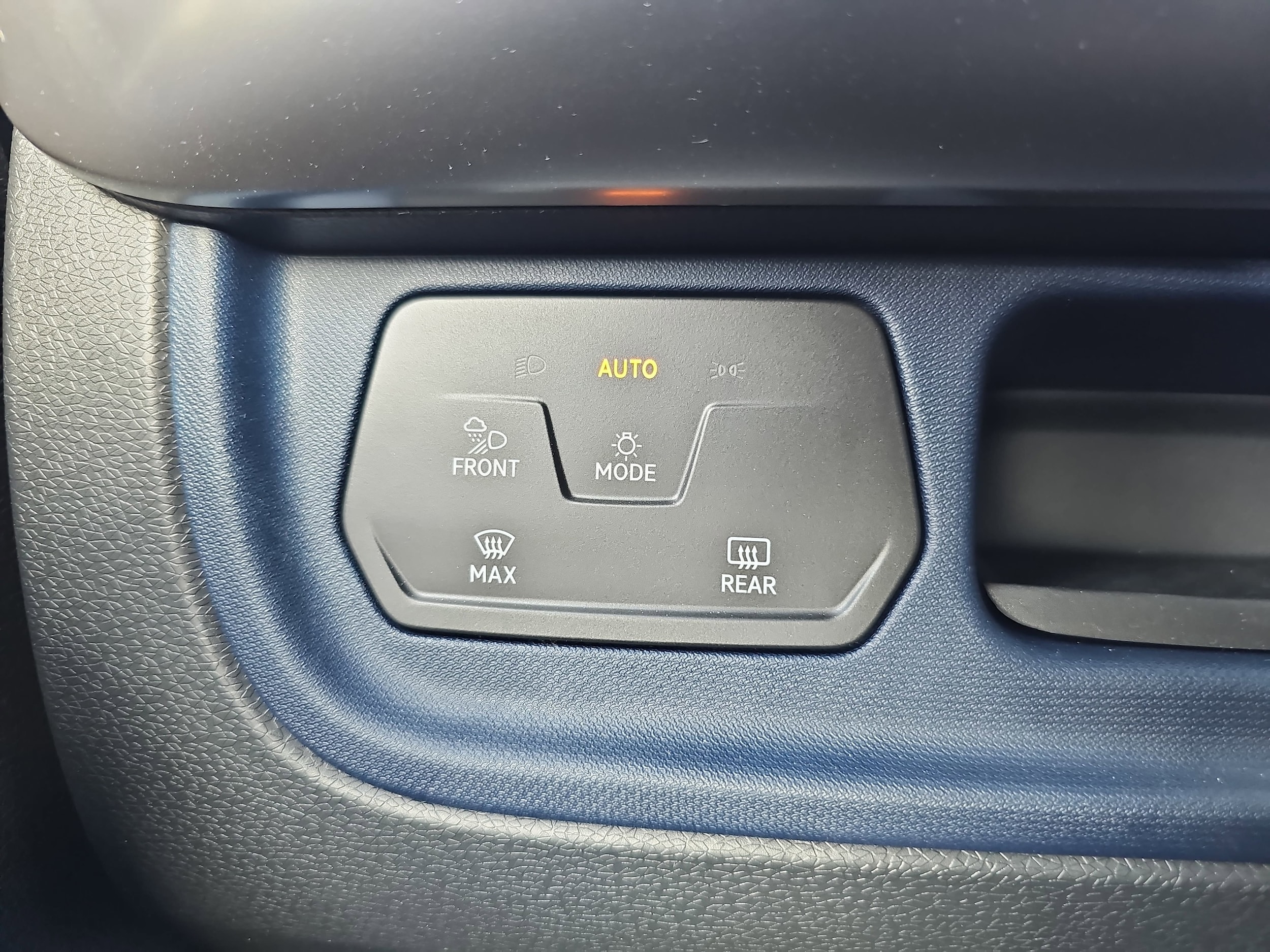 2025 Volkswagen ID. Buzz PRO S - Photo 27