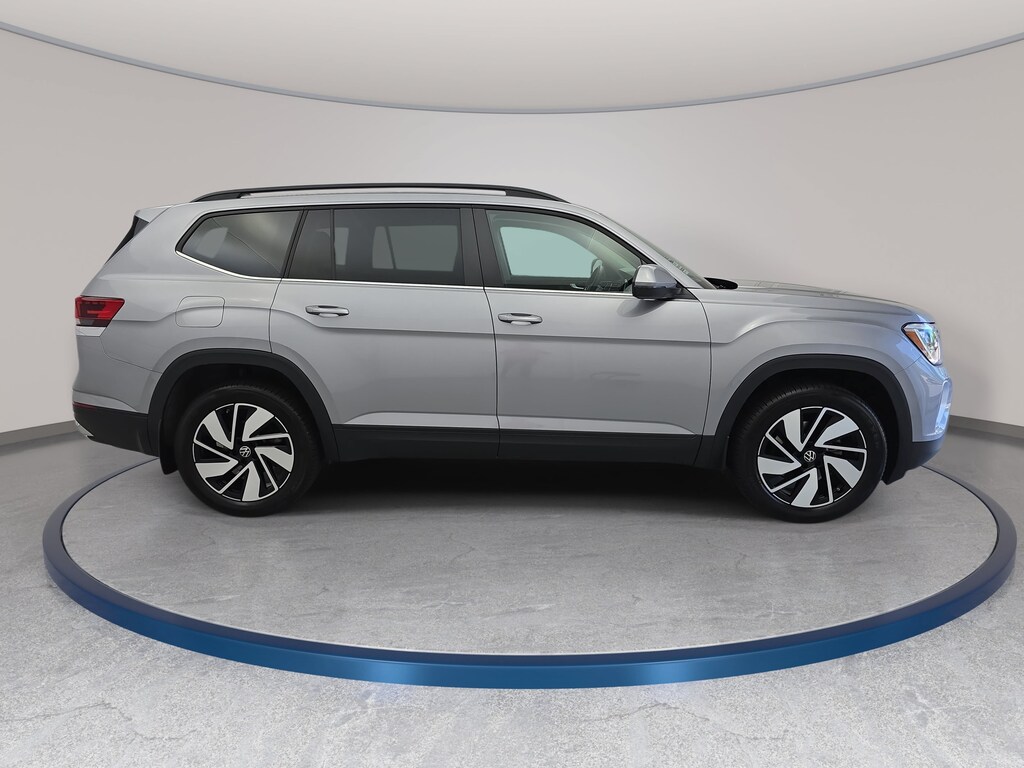Used 2025 Volkswagen Atlas 2.0T SE w/Technology SUV