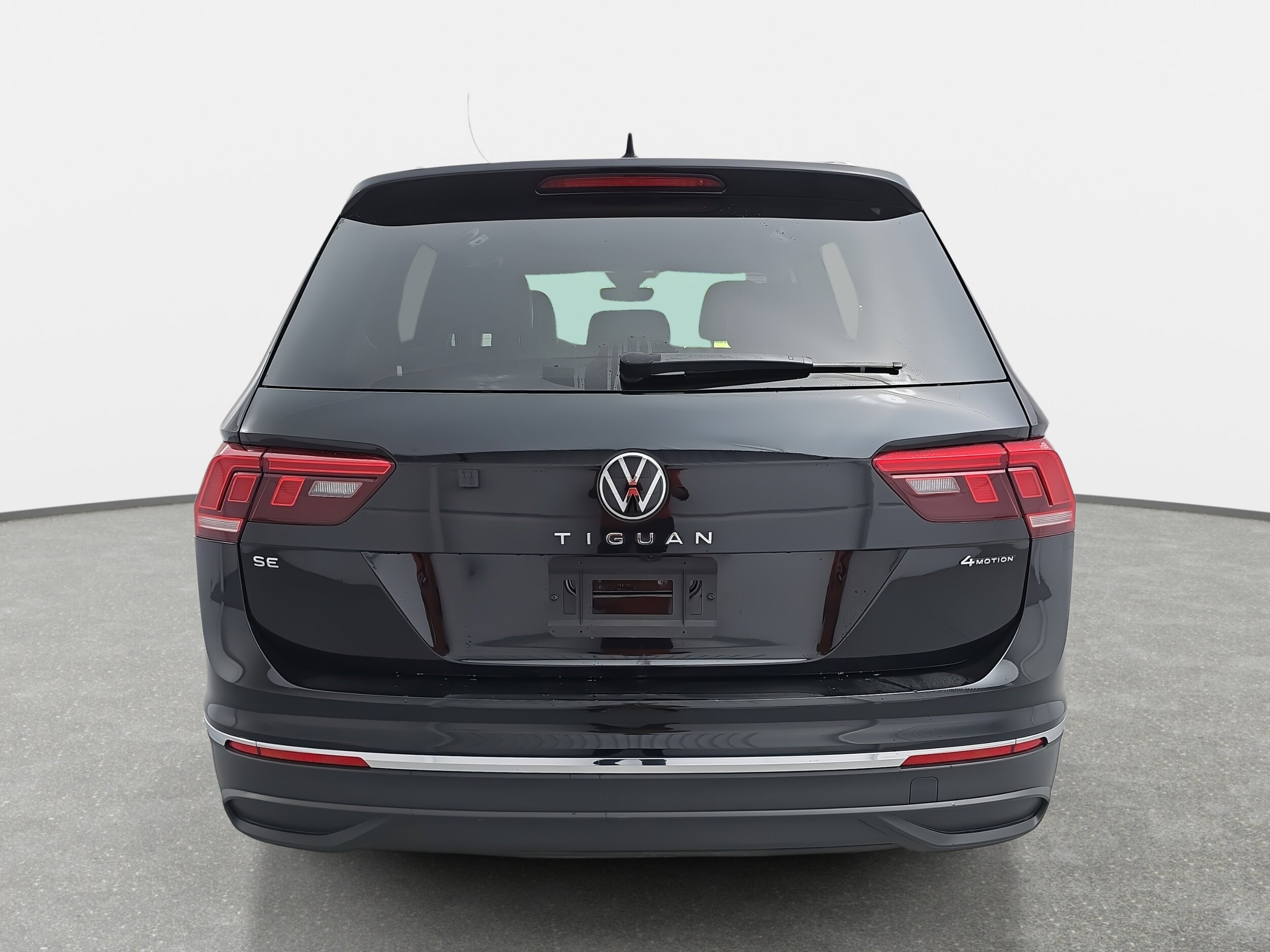 2024 Volkswagen Tiguan SE Wolfsburg Edition photo 4